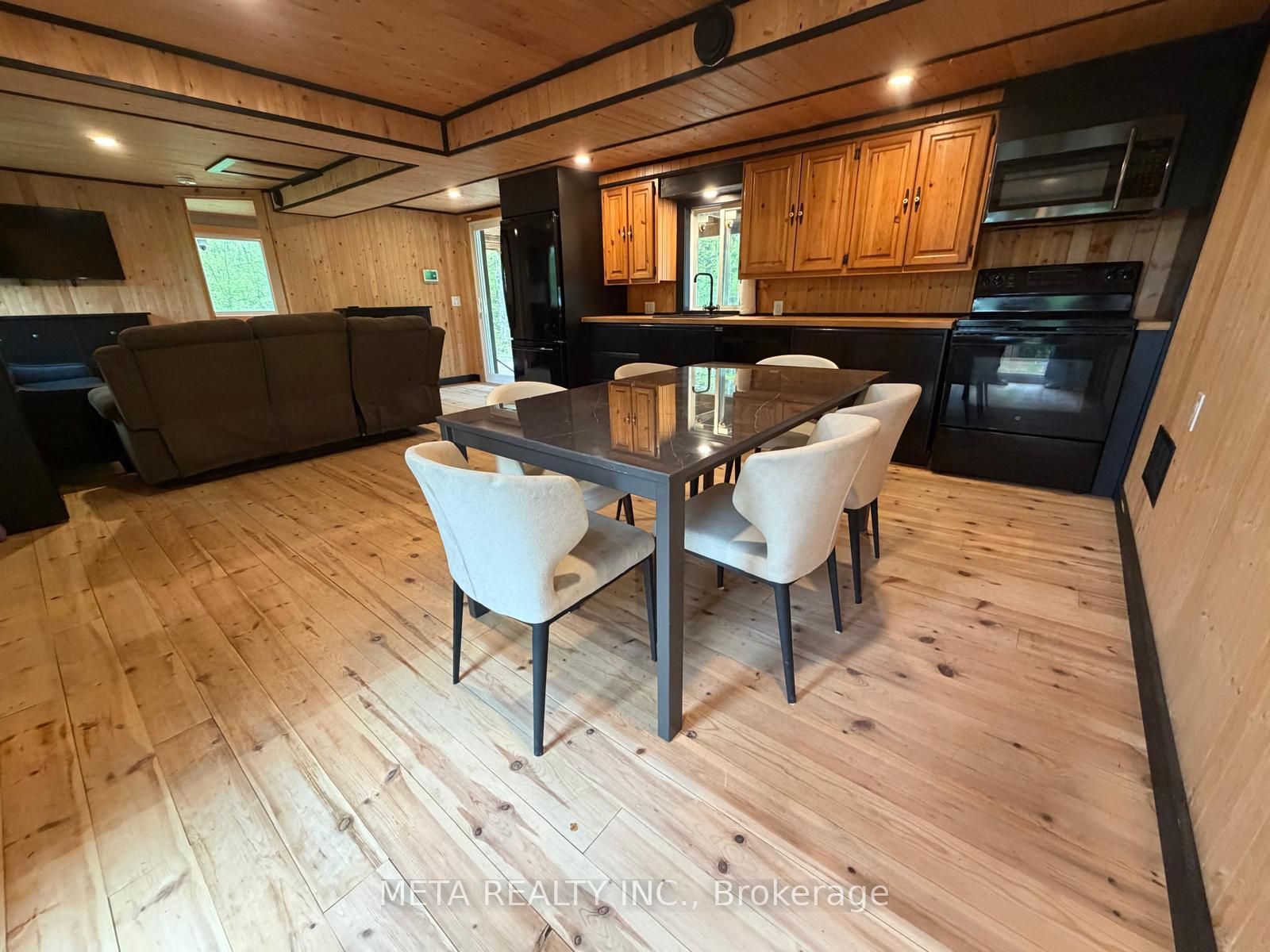 106 Boundary Lane Property Photo 17