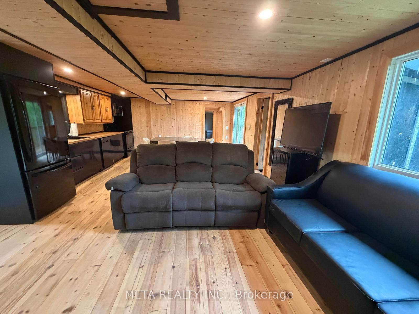 106 Boundary Lane Property Photo 21