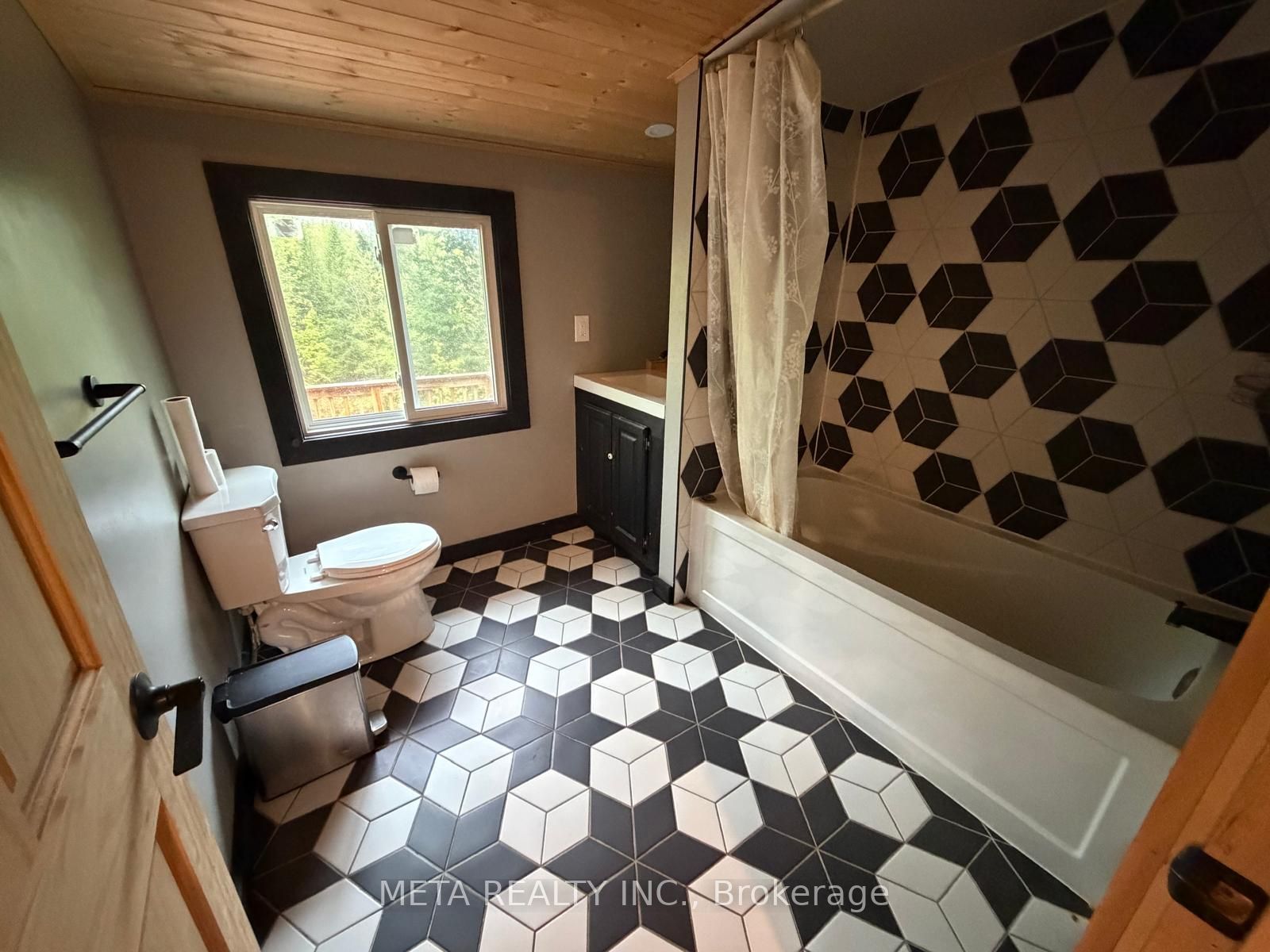 106 Boundary Lane Property Photo 24