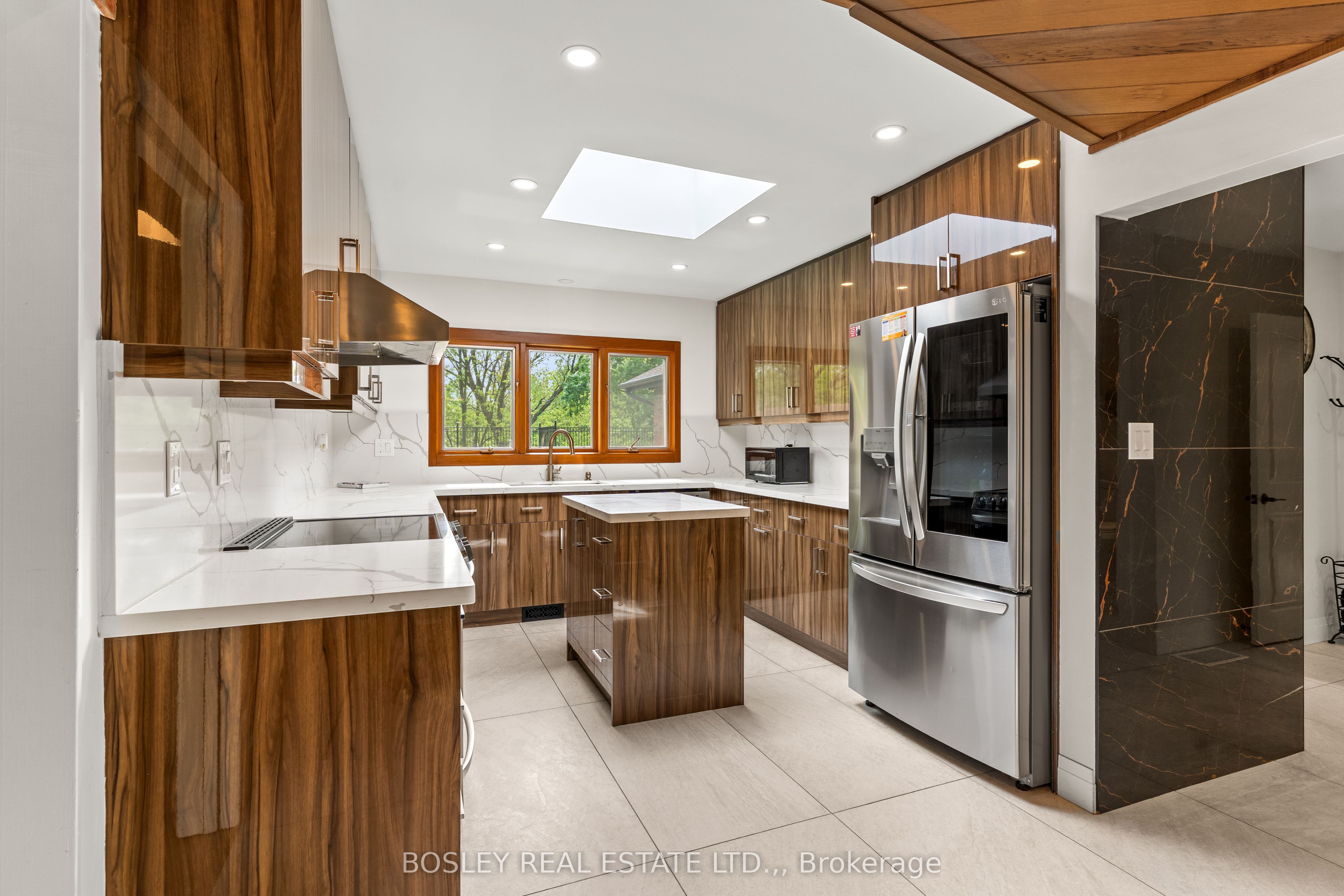 93 Riverview Boulevard Property Photo 3