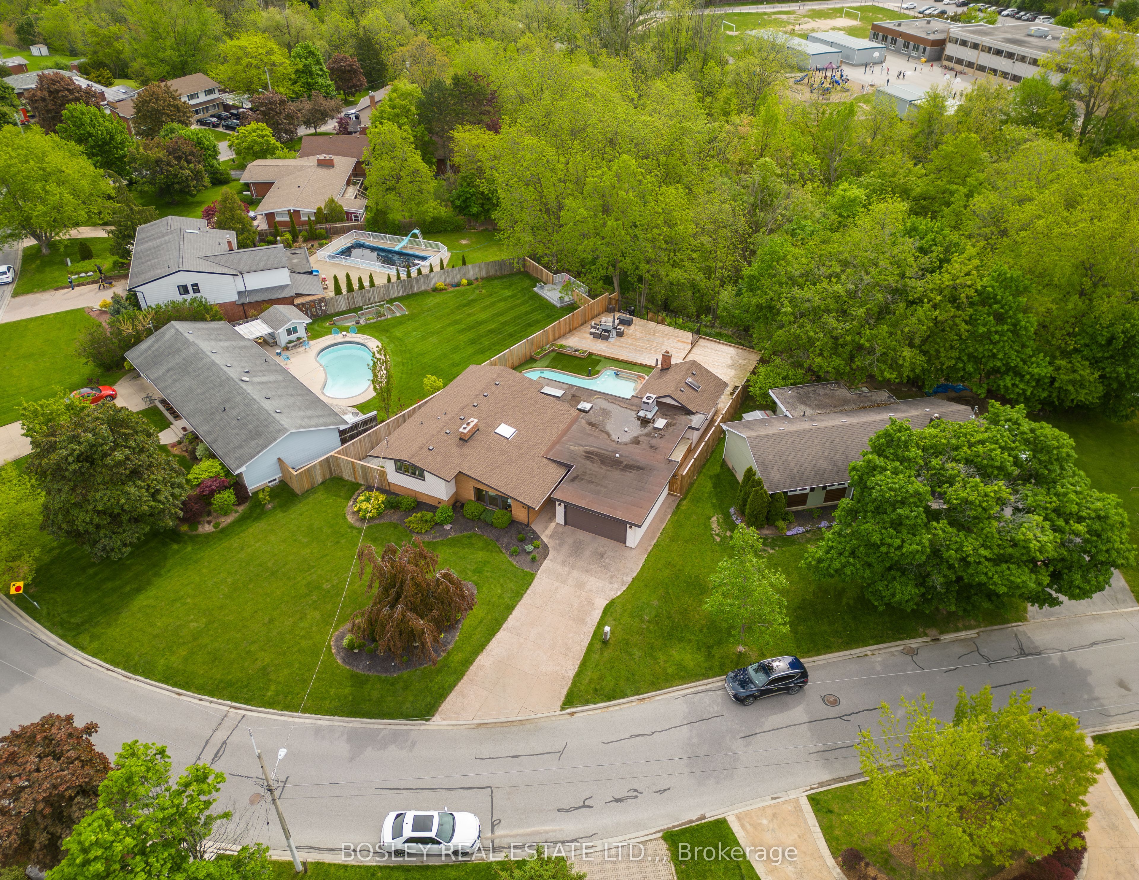 93 Riverview Boulevard Property Photo 4