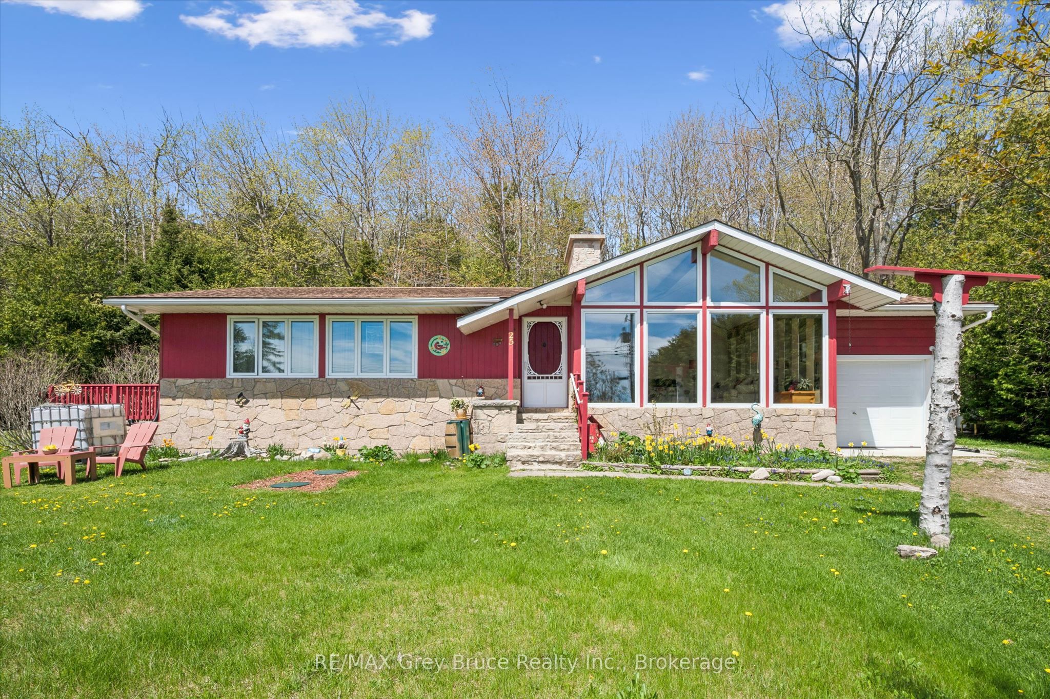 25 Shoreline Drive Property Photo 1