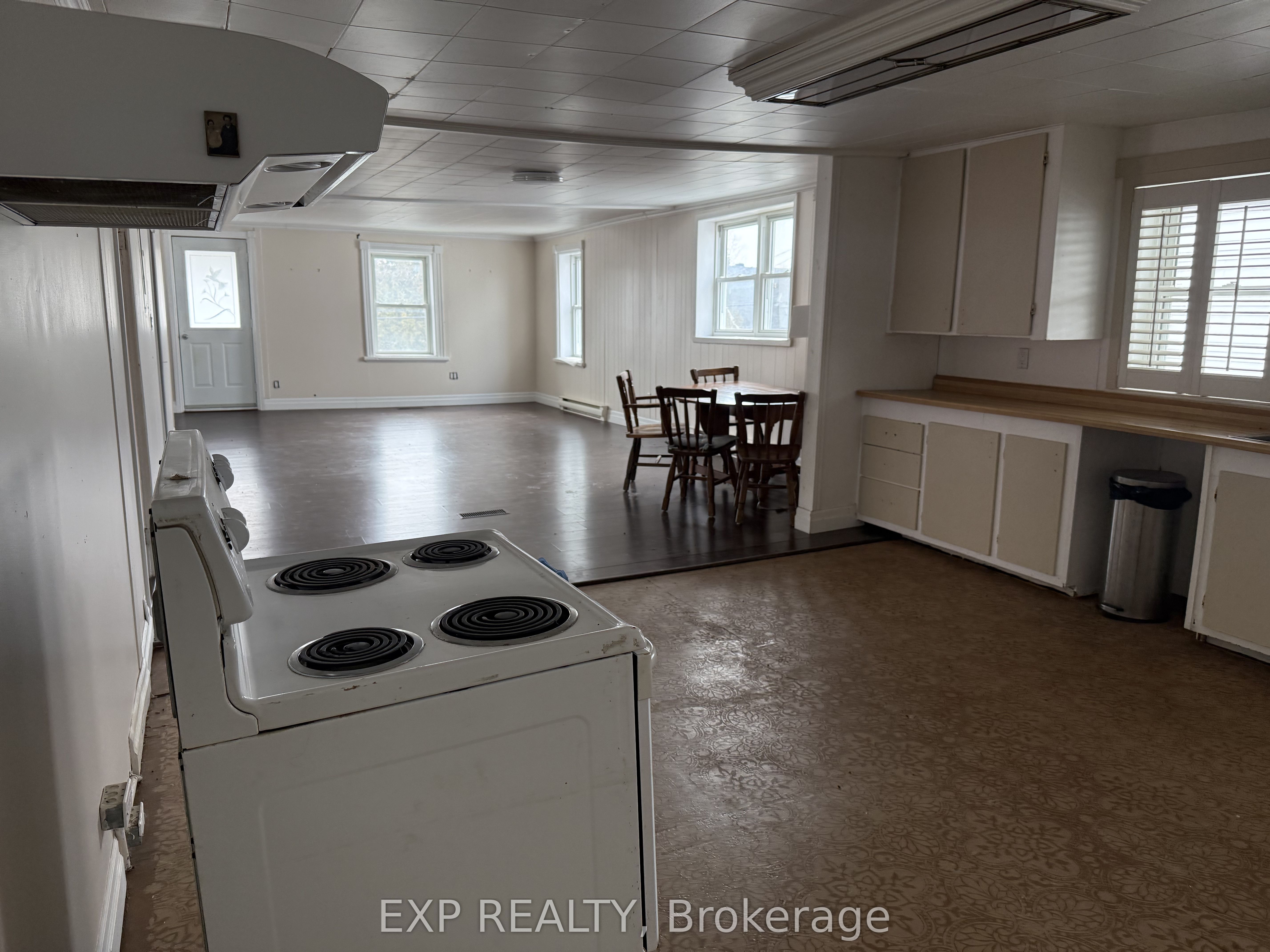 1085 Labrosse Street Property Photo 7