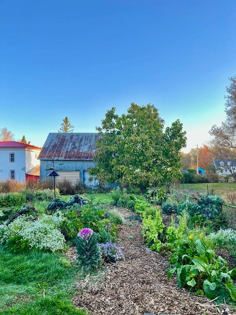 1085 Labrosse Street Property Photo 29