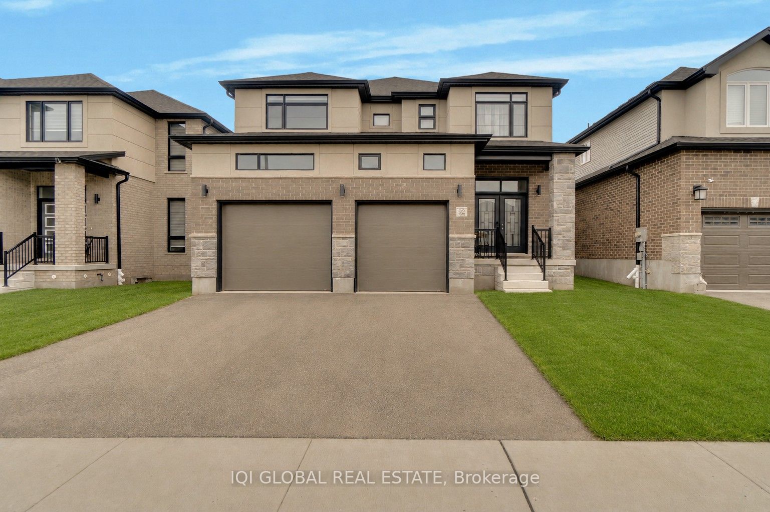 92 Sass Crescent Property Photo 1