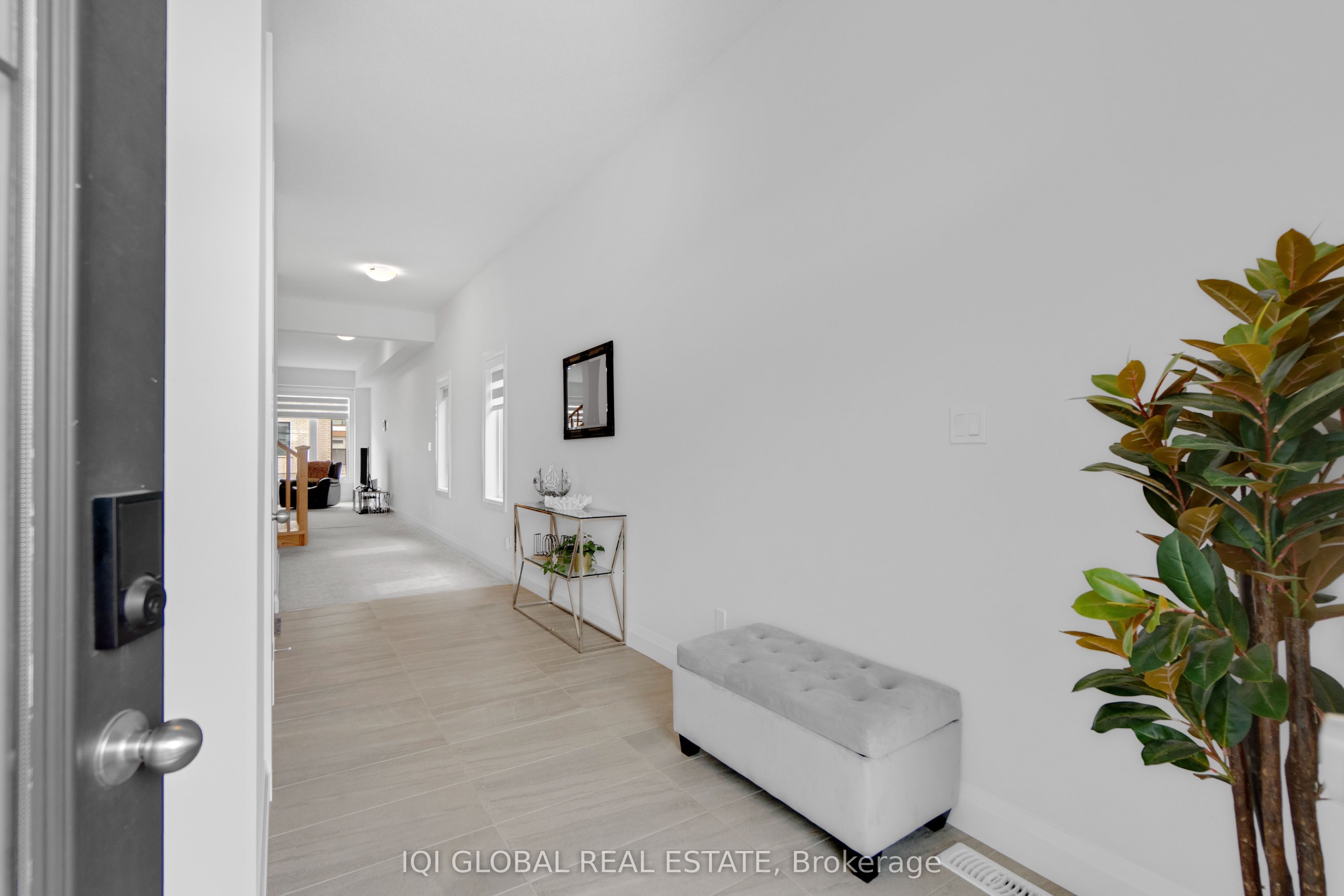 92 Sass Crescent Property Photo 8
