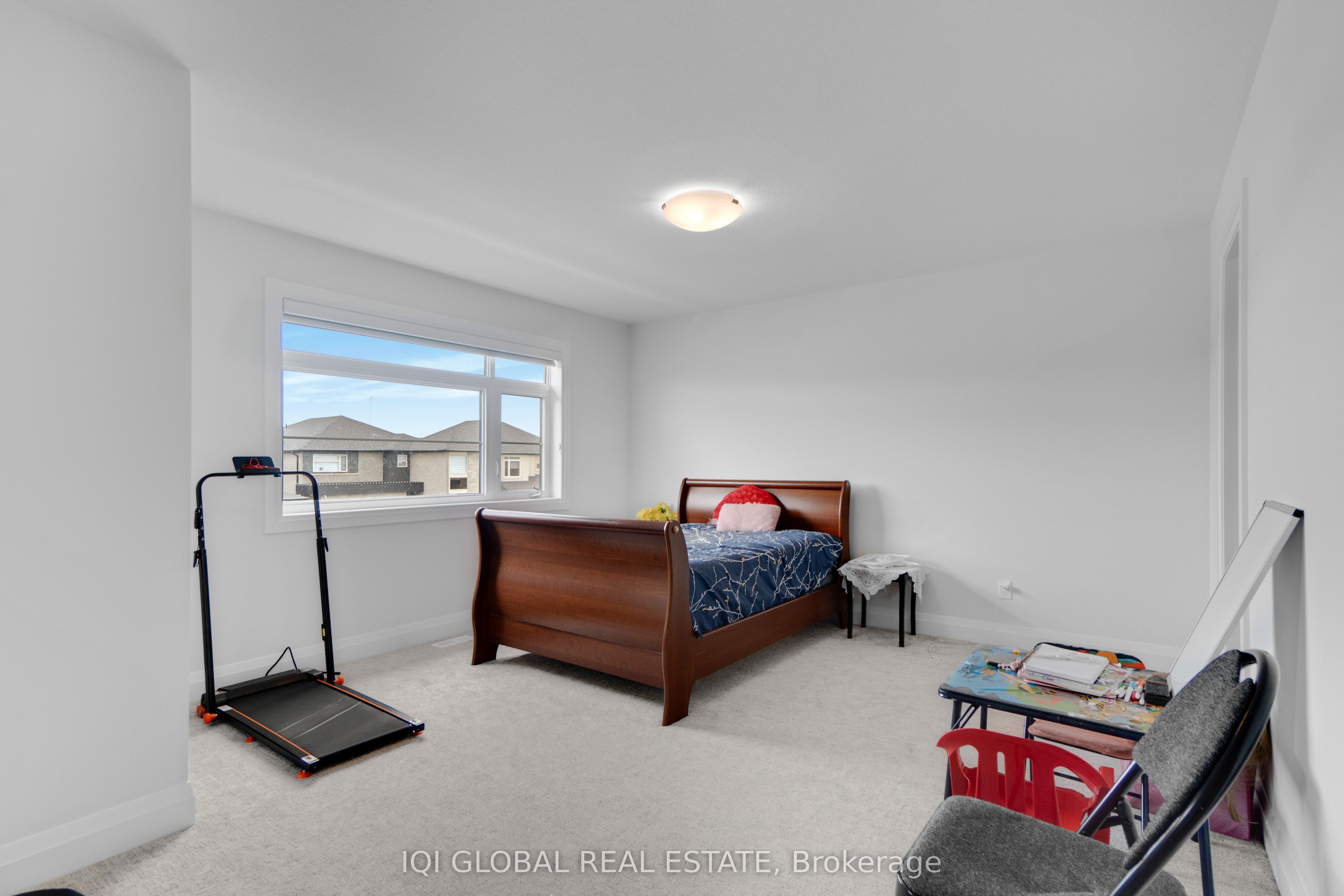 92 Sass Crescent Property Photo 32