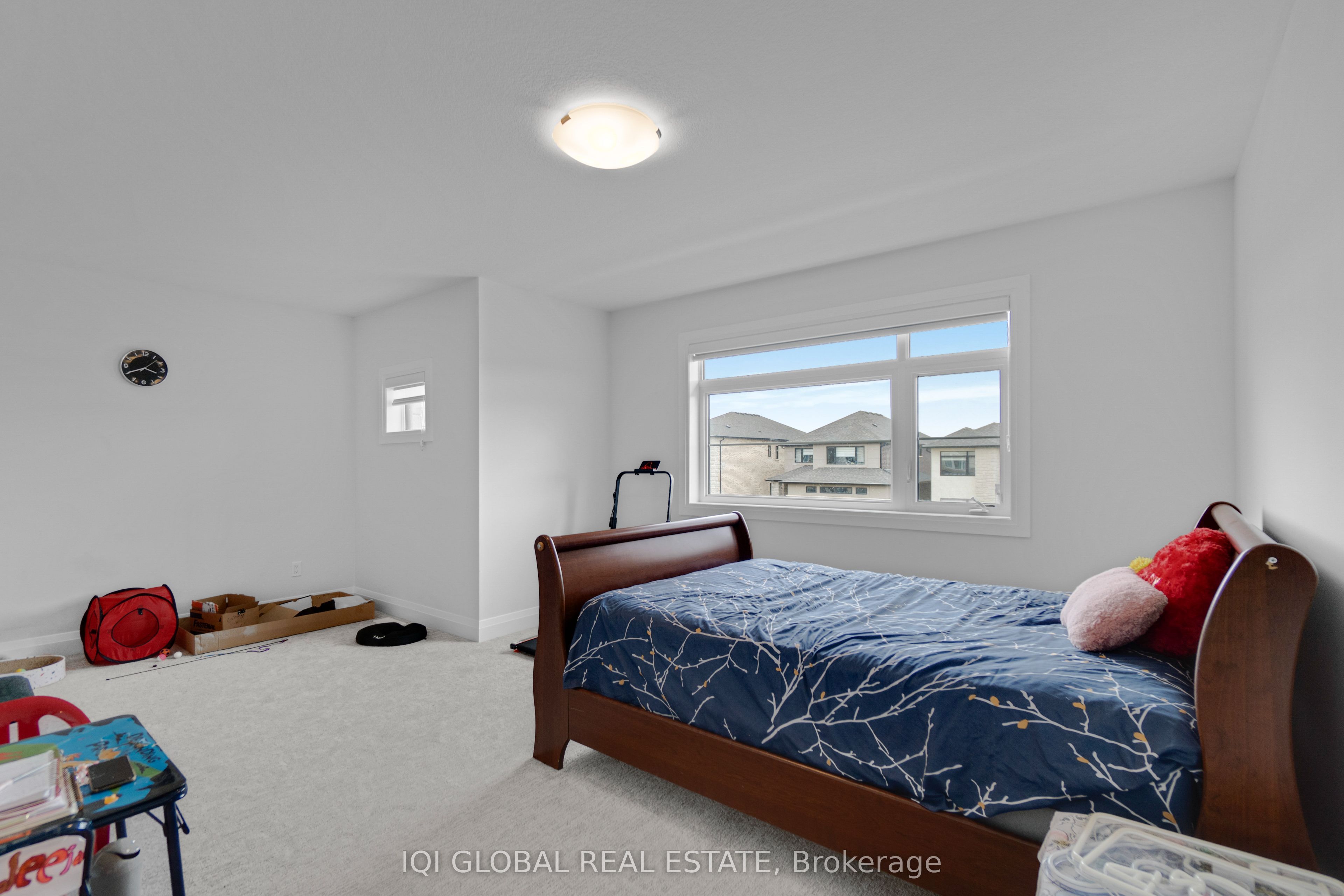 92 Sass Crescent Property Photo 33
