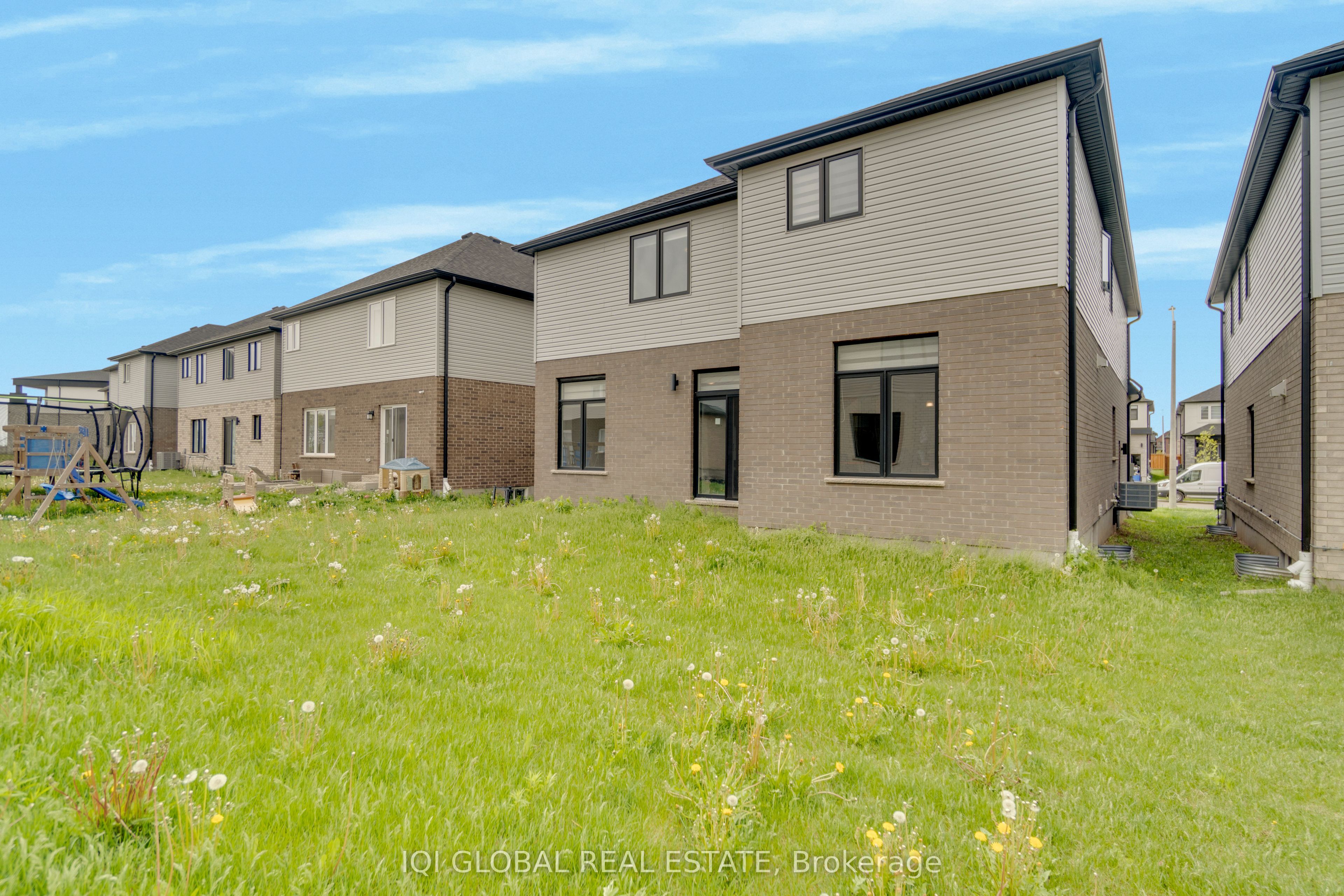 92 Sass Crescent Property Photo 42