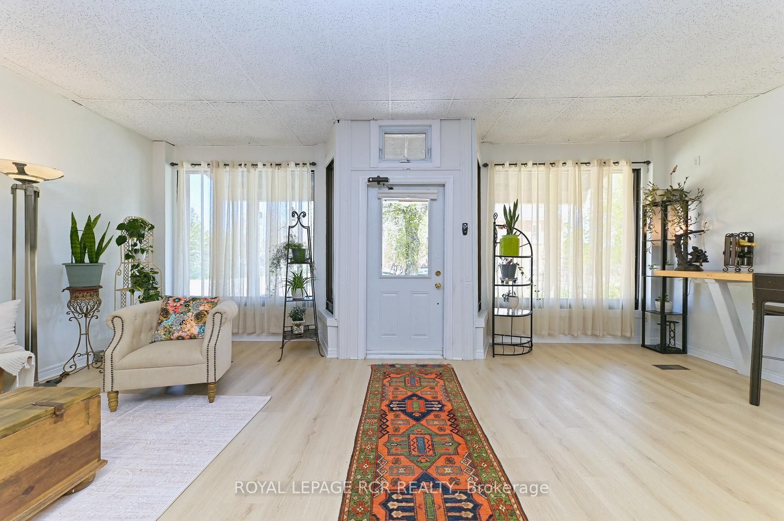 598304 Second Line W Property Photo 4