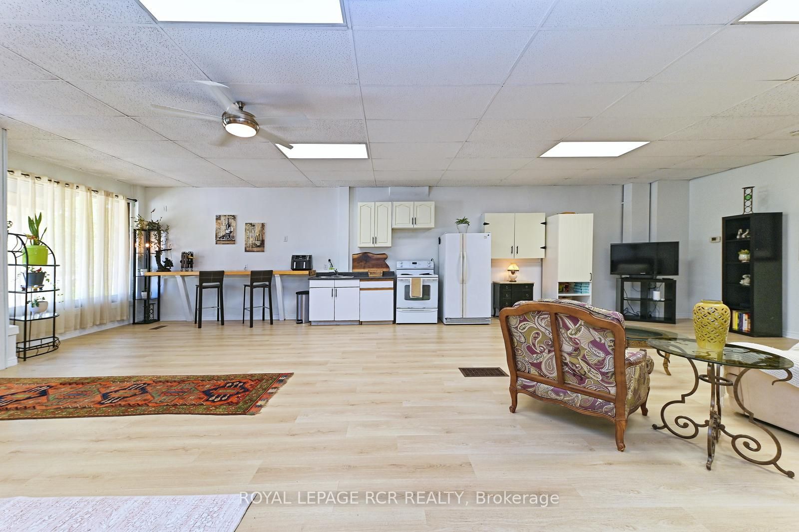 598304 Second Line W Property Photo 5