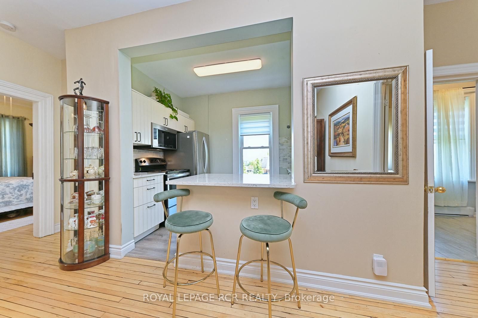598304 Second Line W Property Photo 23