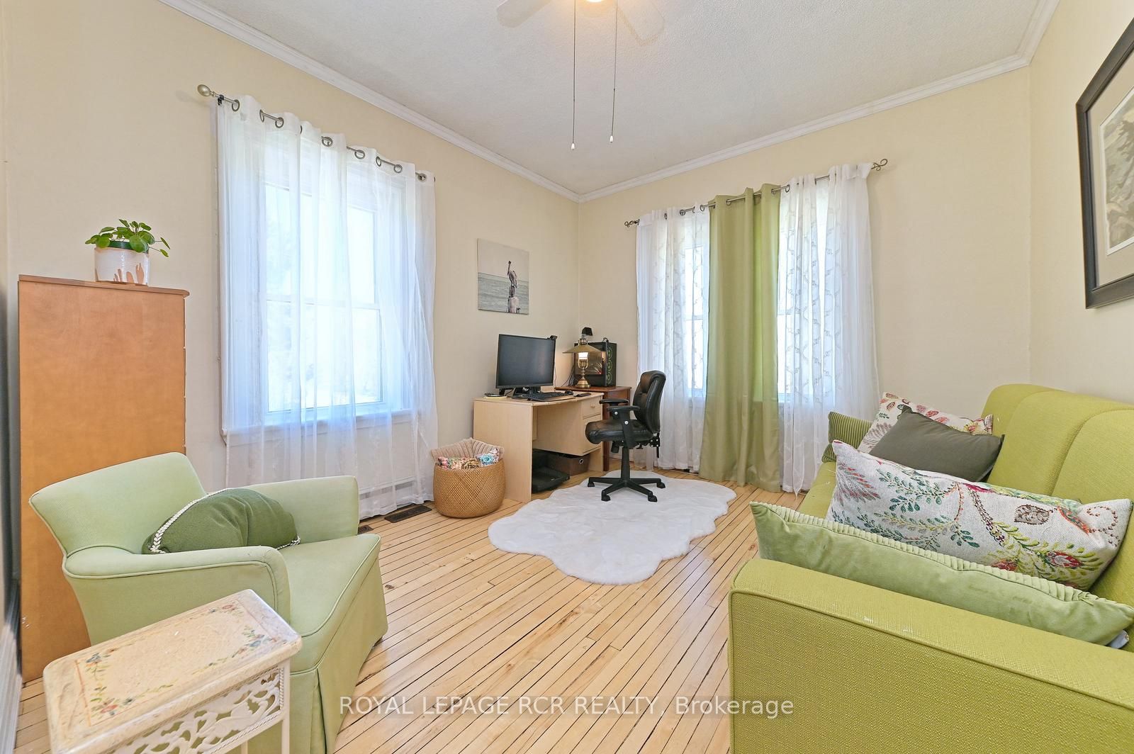 598304 Second Line W Property Photo 28
