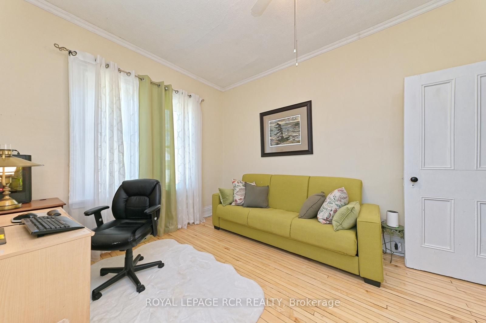598304 Second Line W Property Photo 29