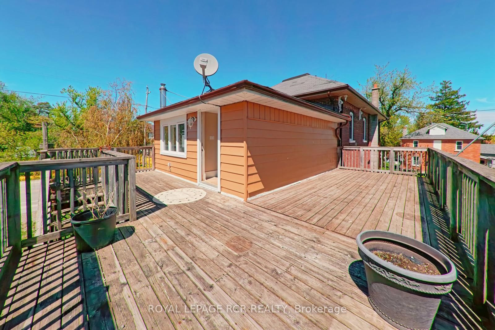598304 Second Line W Property Photo 36