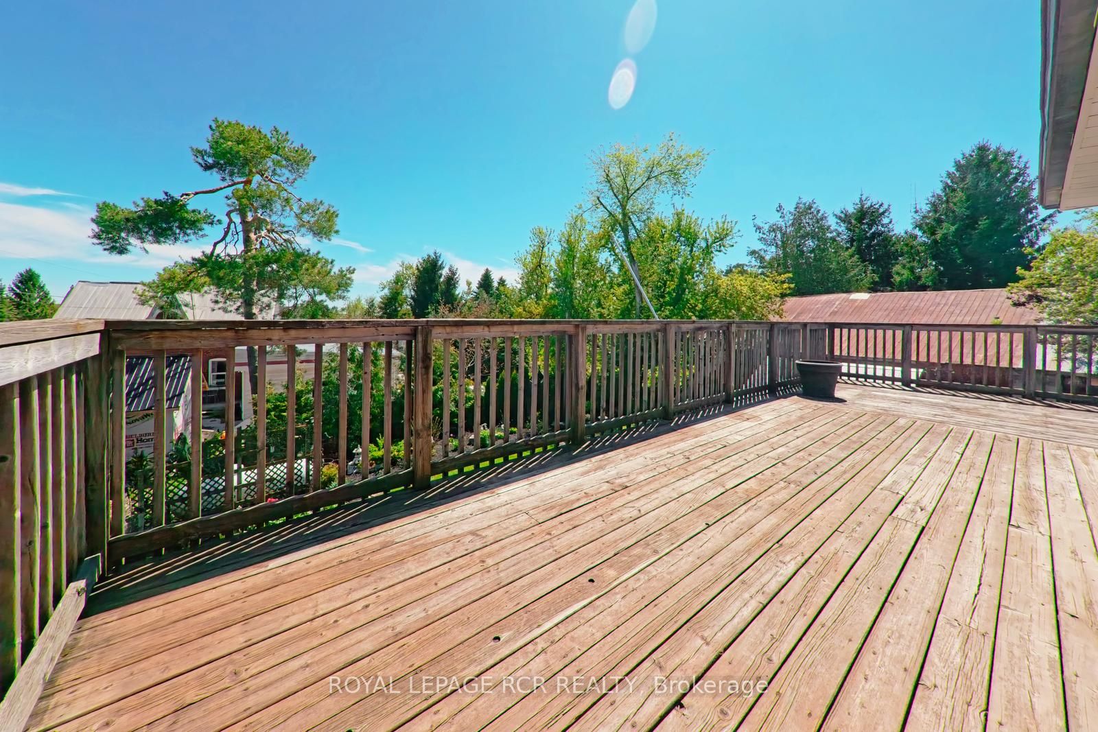 598304 Second Line W Property Photo 37