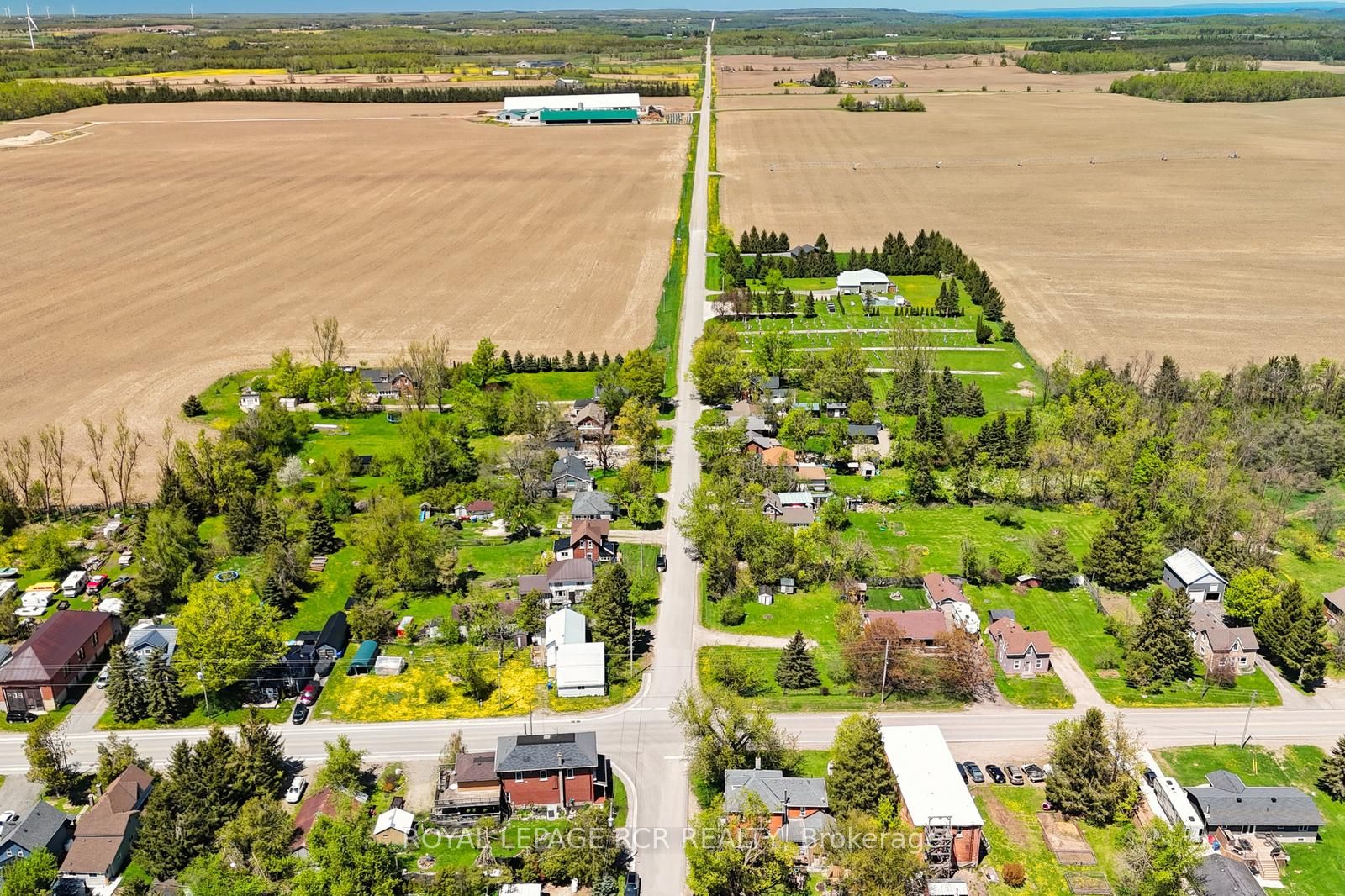 598304 Second Line W Property Photo 48