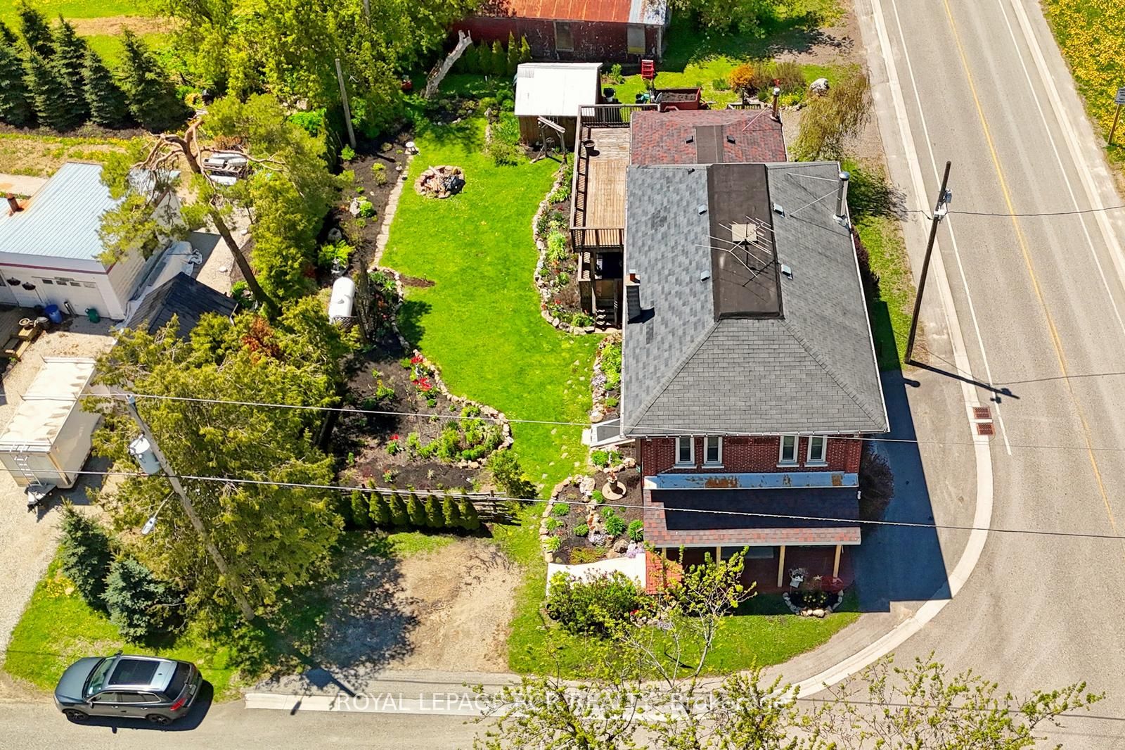 598304 Second Line W Property Photo 49