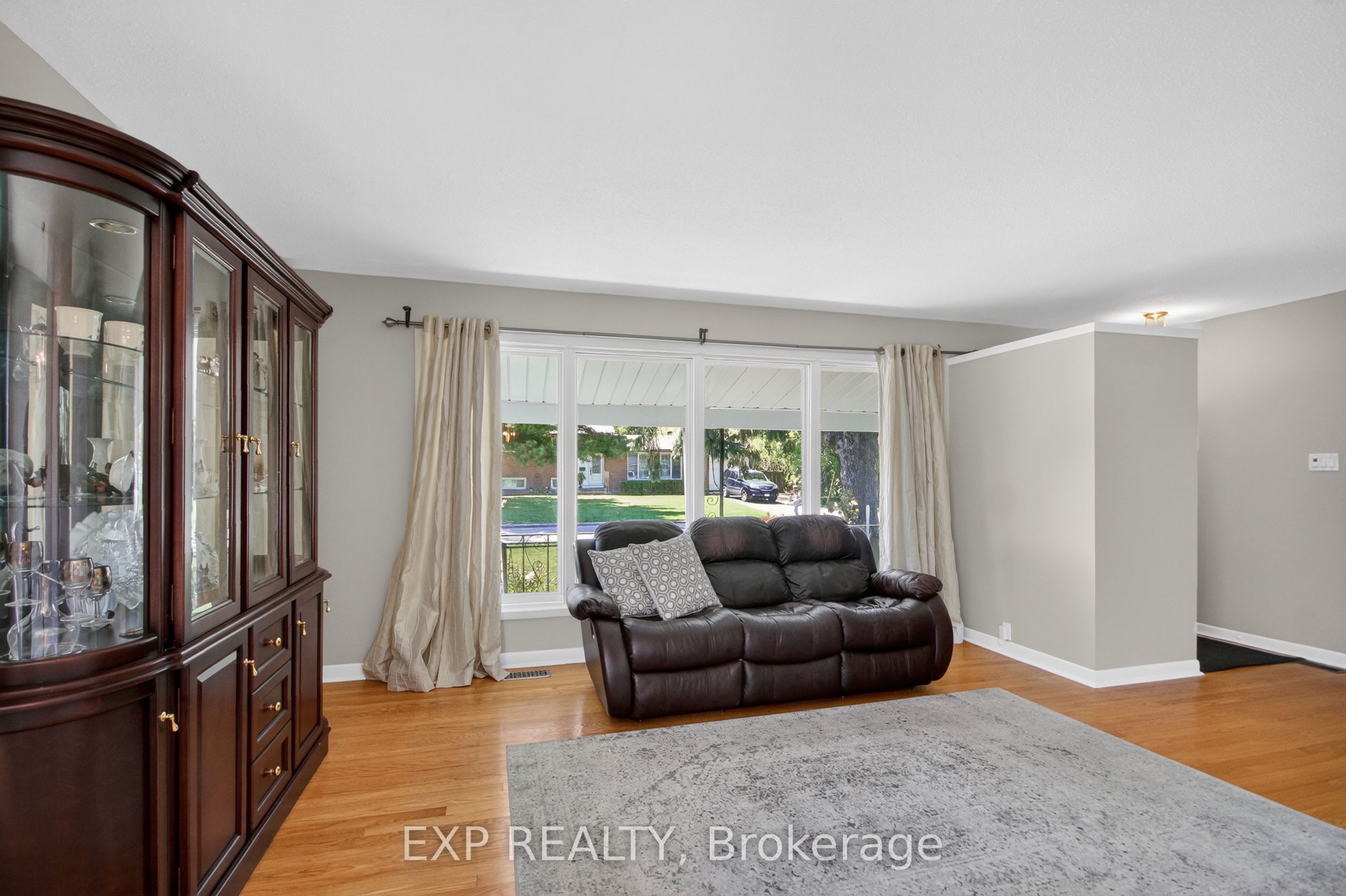 31 Barlyn Avenue Property Photo 4