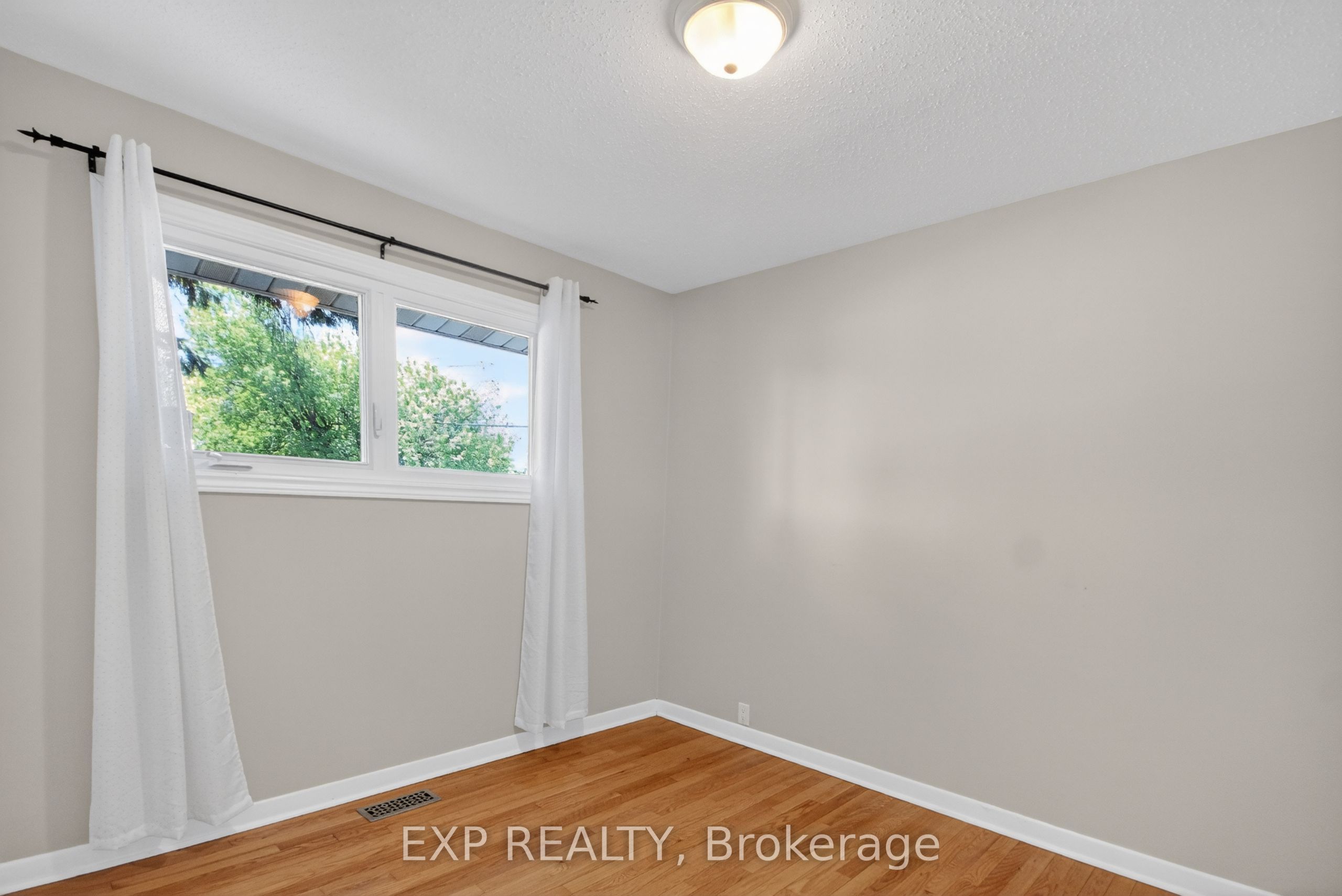 31 Barlyn Avenue Property Photo 10