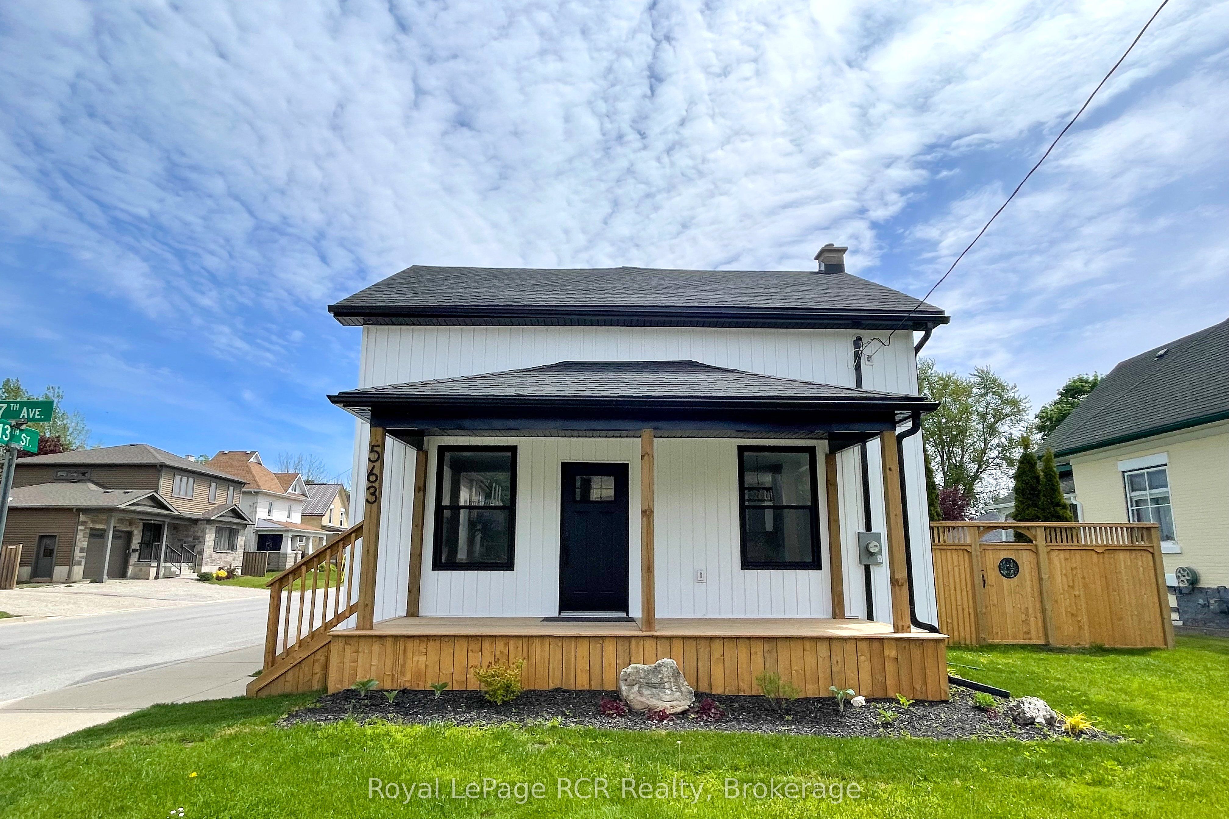 563 7th Avenue Property Photo 3