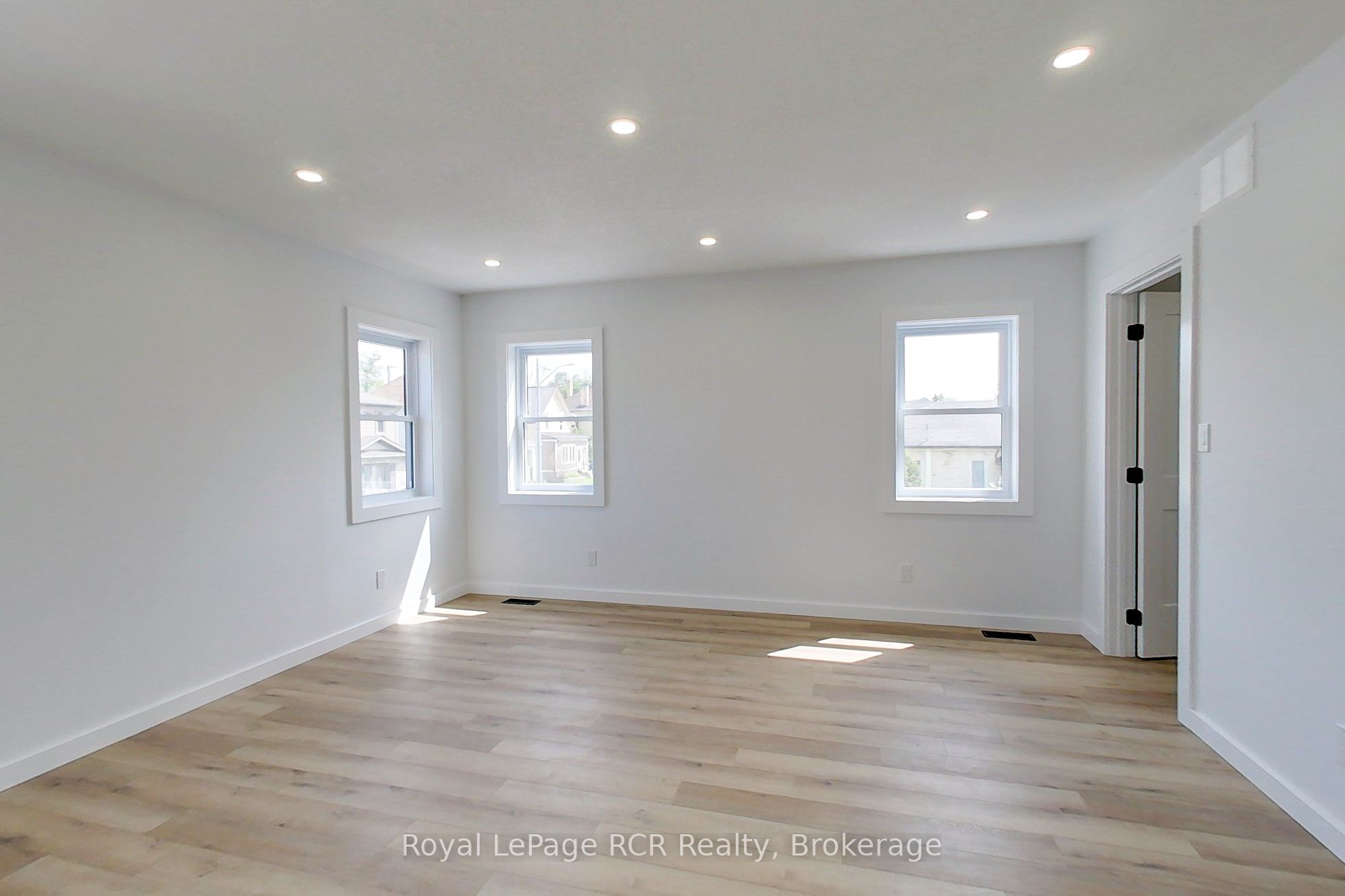 563 7th Avenue Property Photo 30