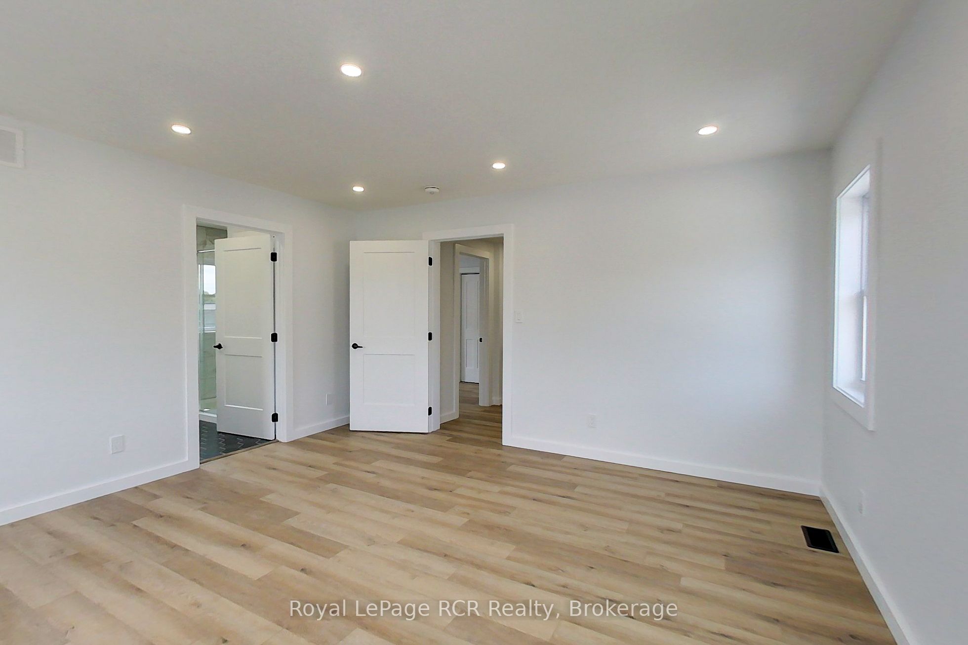 563 7th Avenue Property Photo 32