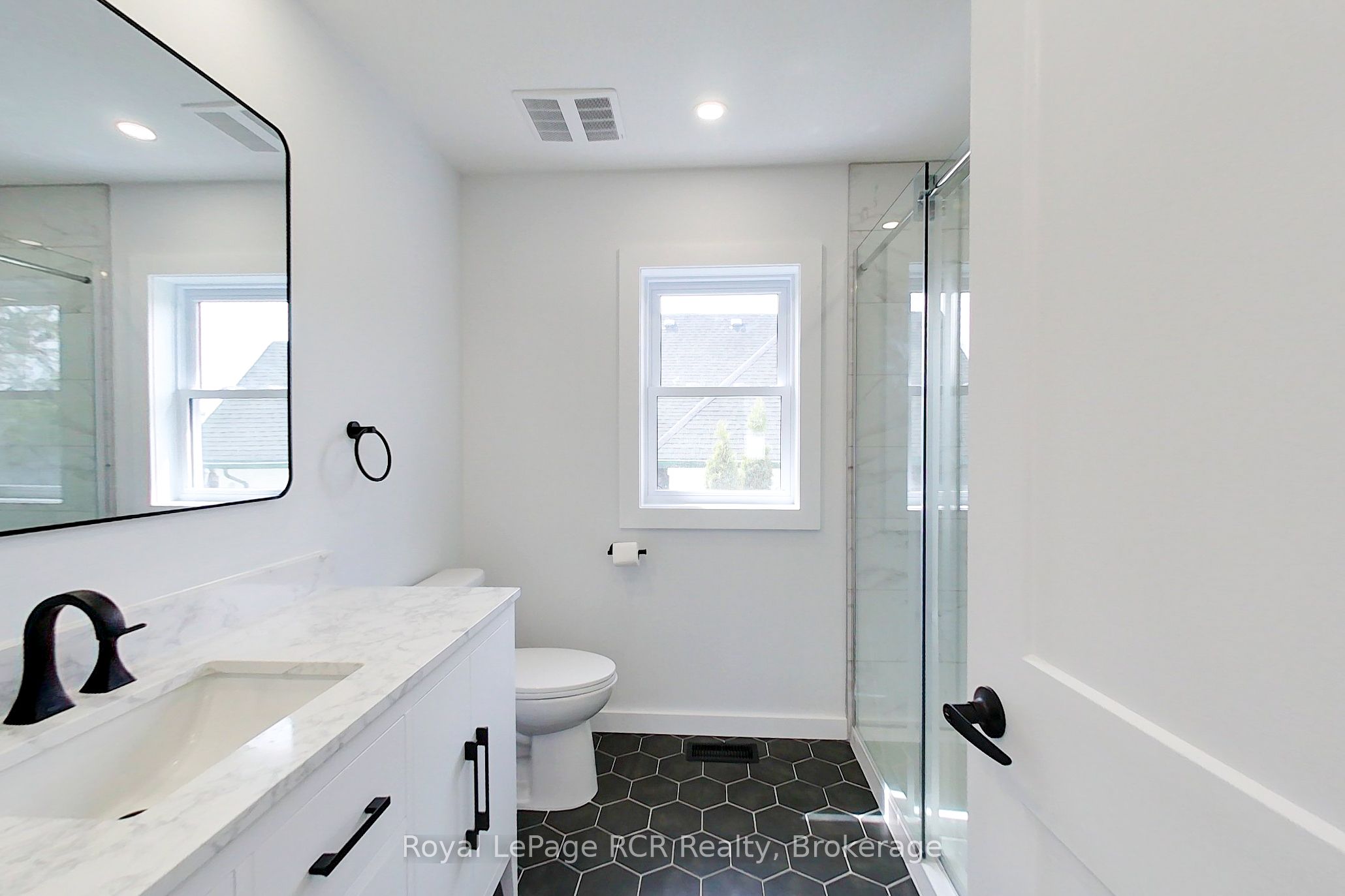 563 7th Avenue Property Photo 34