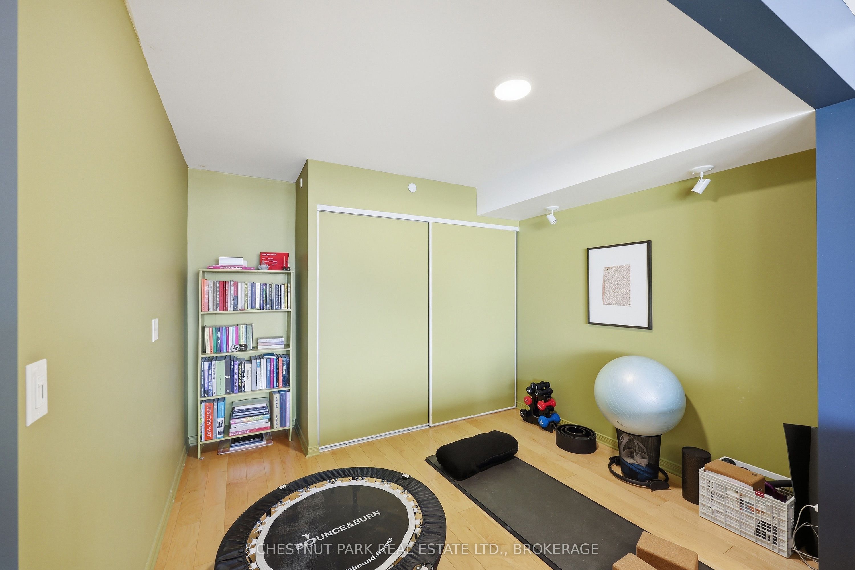 121 Queen Street 602 Property Photo 22