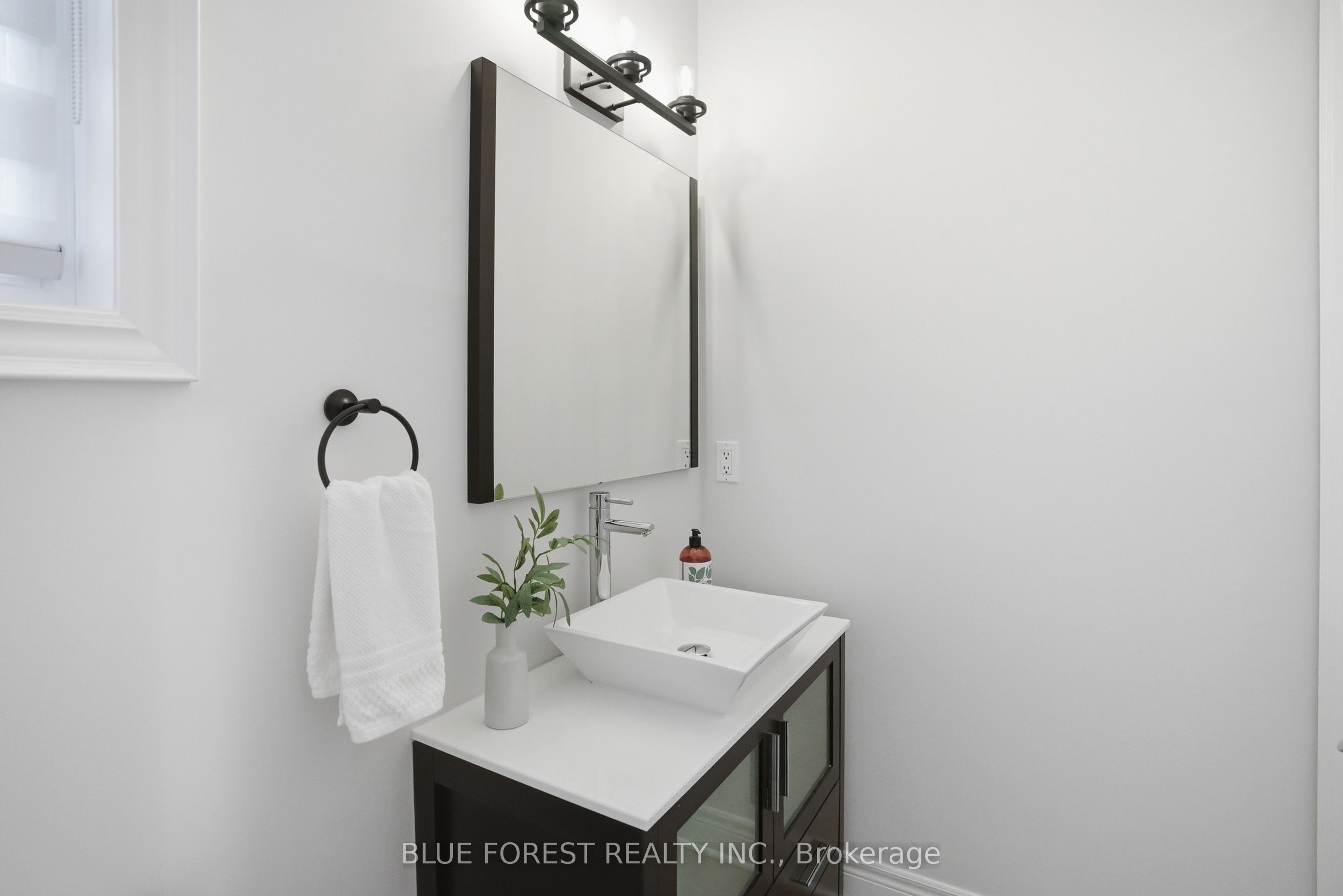 7222 Clayton Walk 5 Property Photo 8