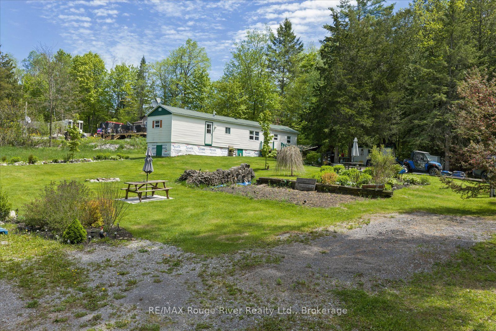 189 Pine Lane Property Photo 5