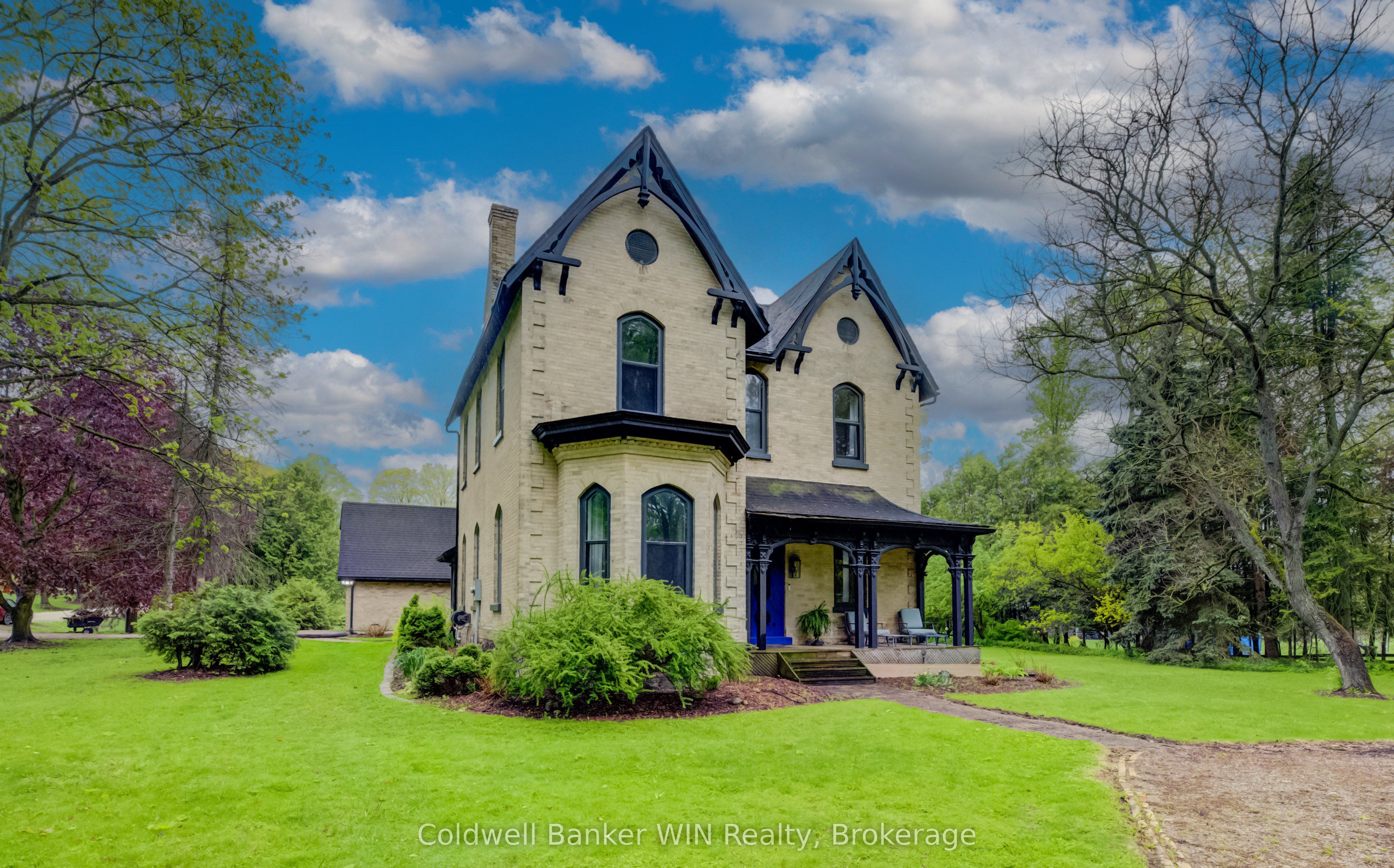 525 Silver Street Property Photo 1