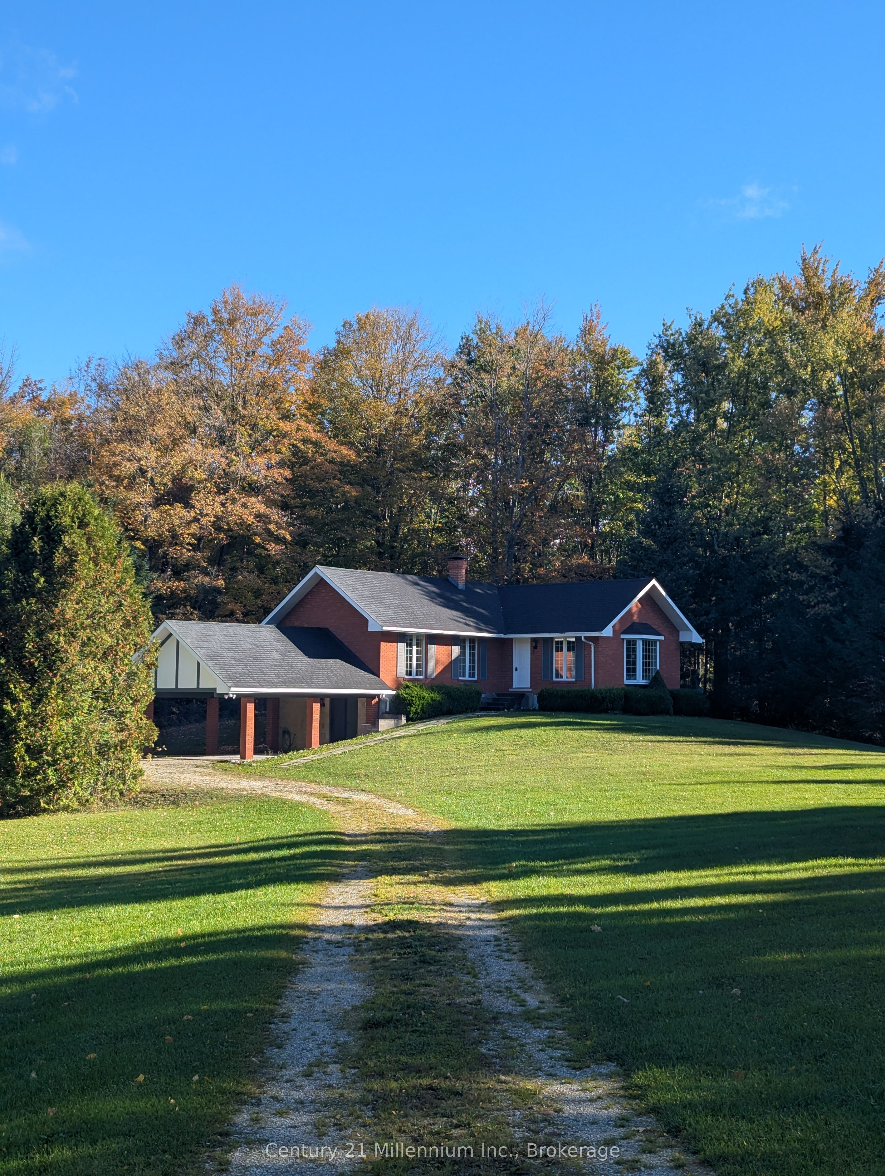 569025 6 Side Road Property Photo 1