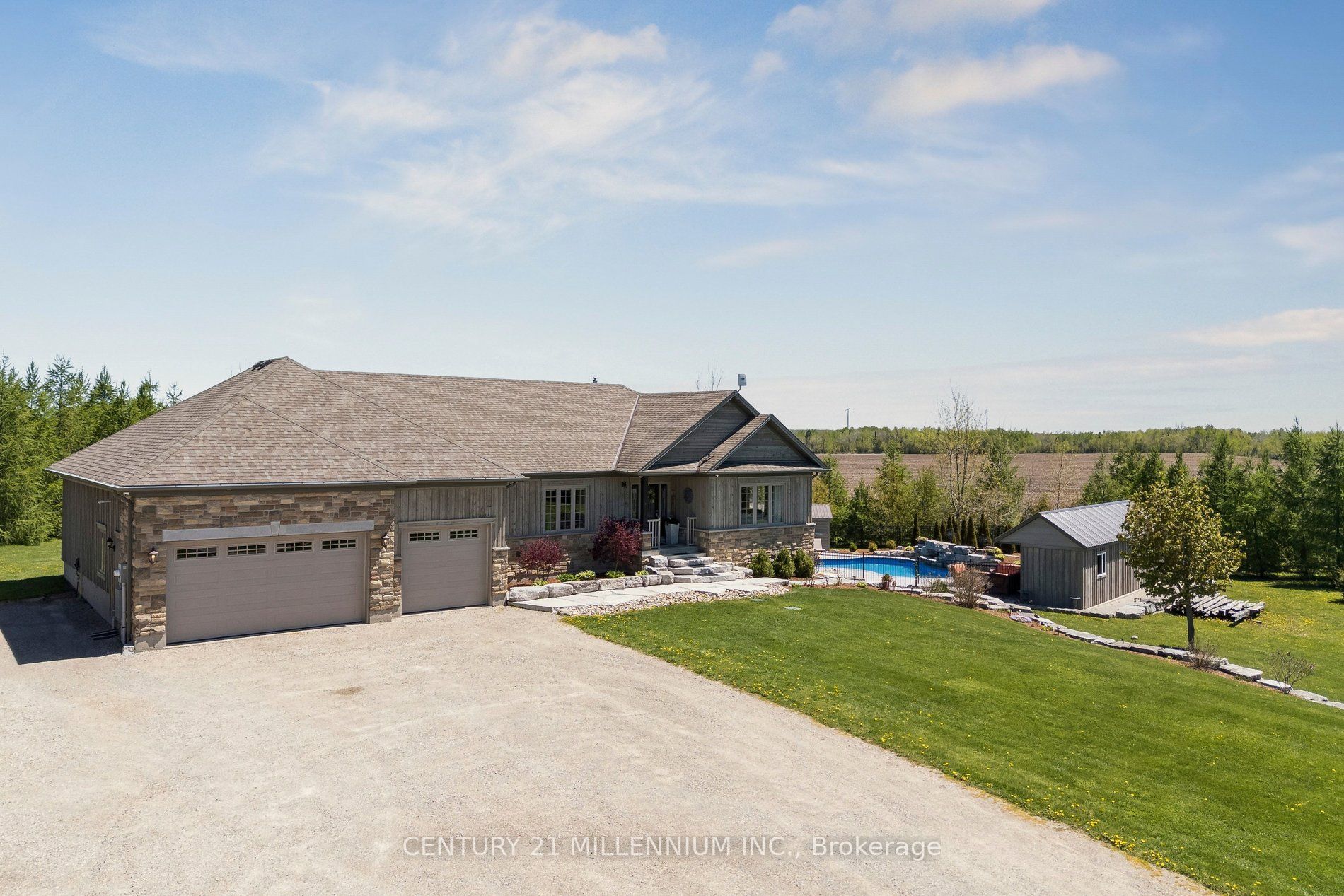 434541 4th Line Property Photo 3