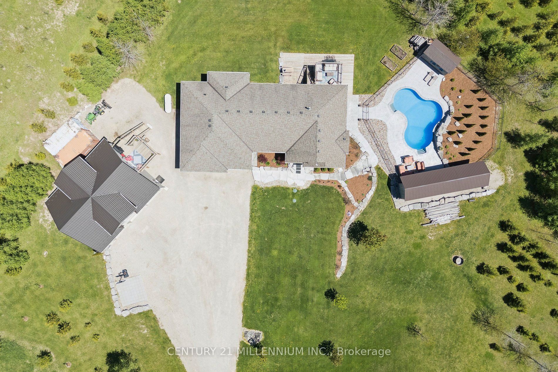 434541 4th Line Property Photo 5