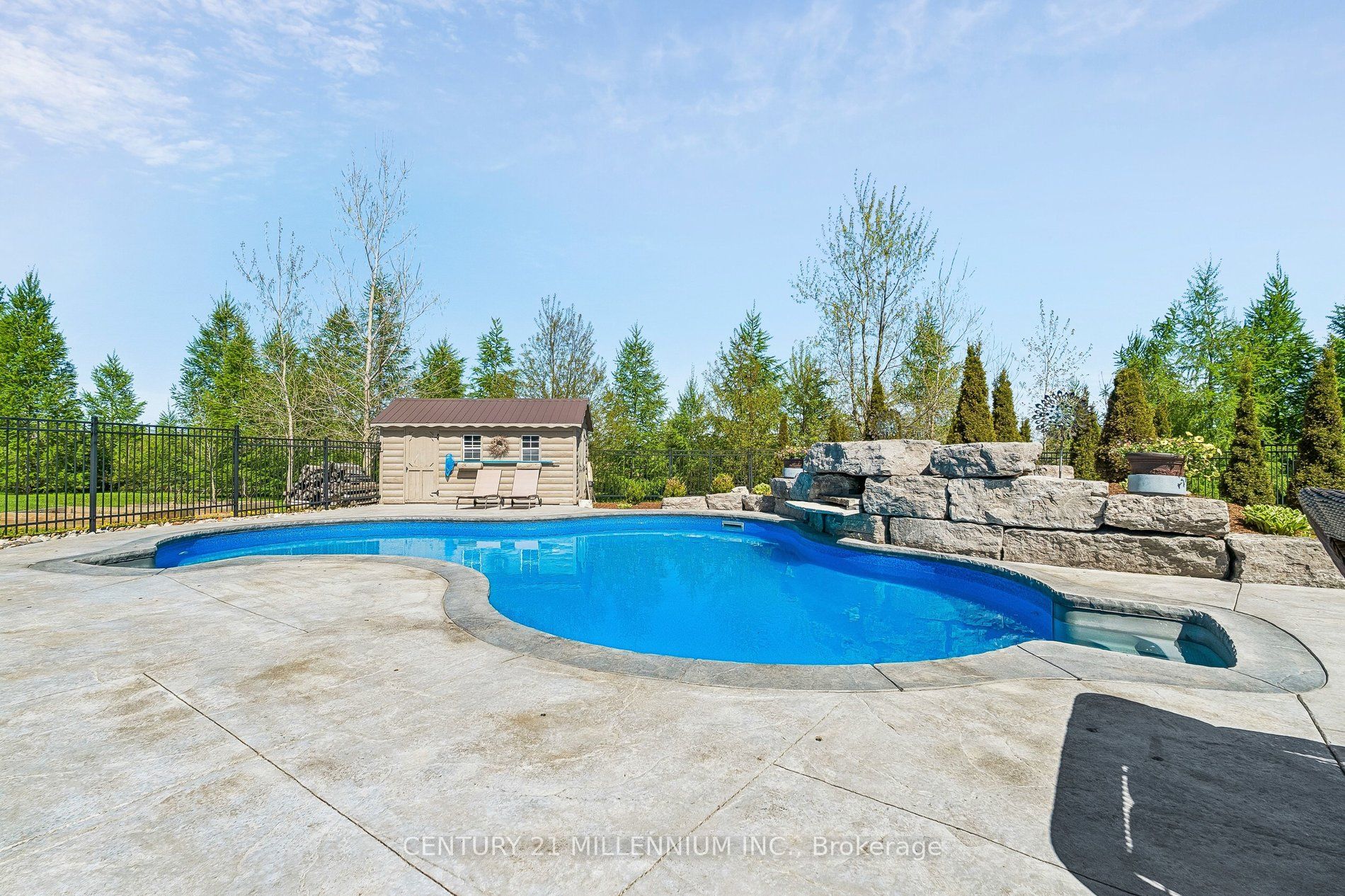 434541 4th Line Property Photo 33