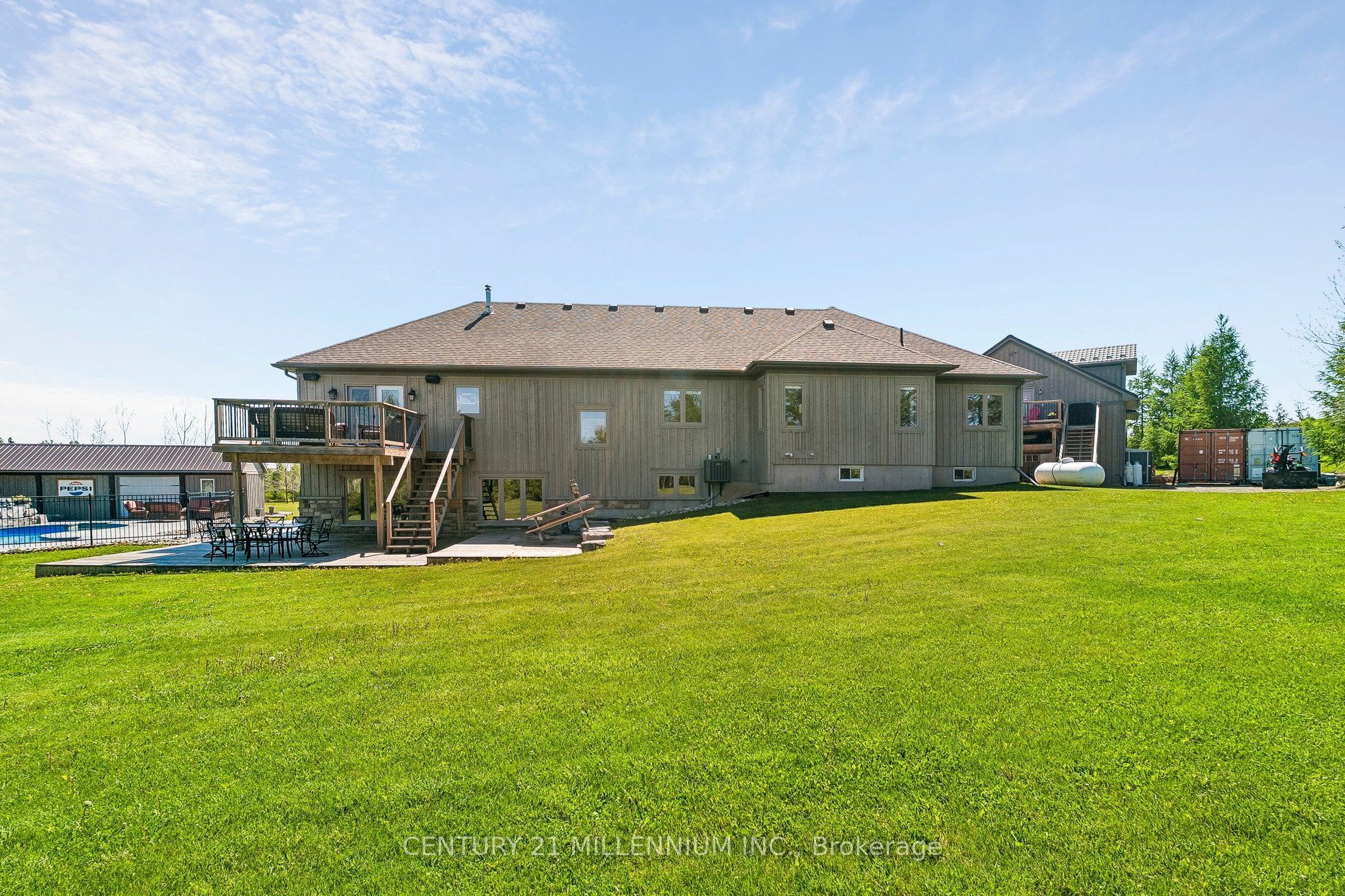 434541 4th Line Property Photo 37