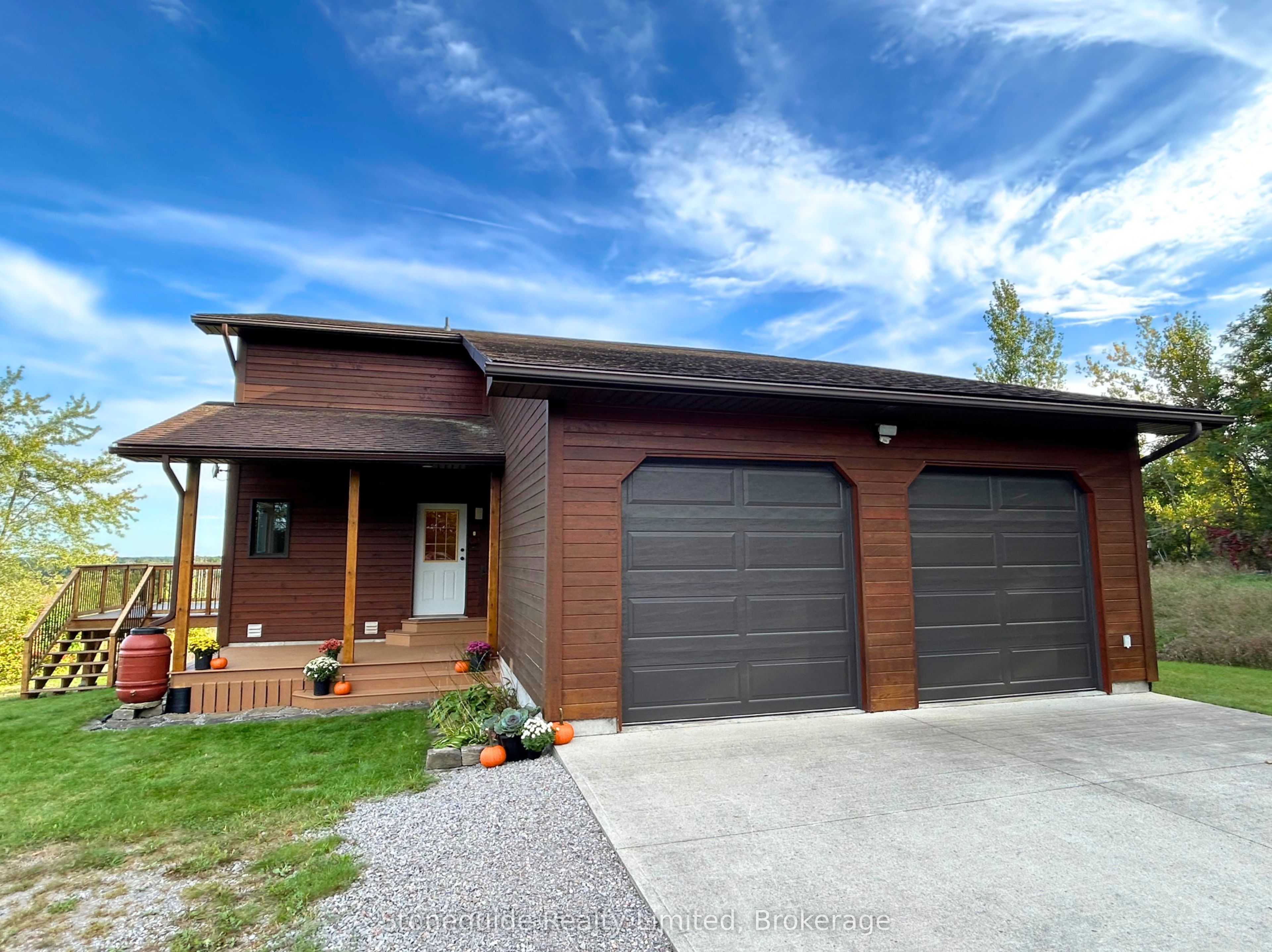 2509 12th Line Property Photo 1