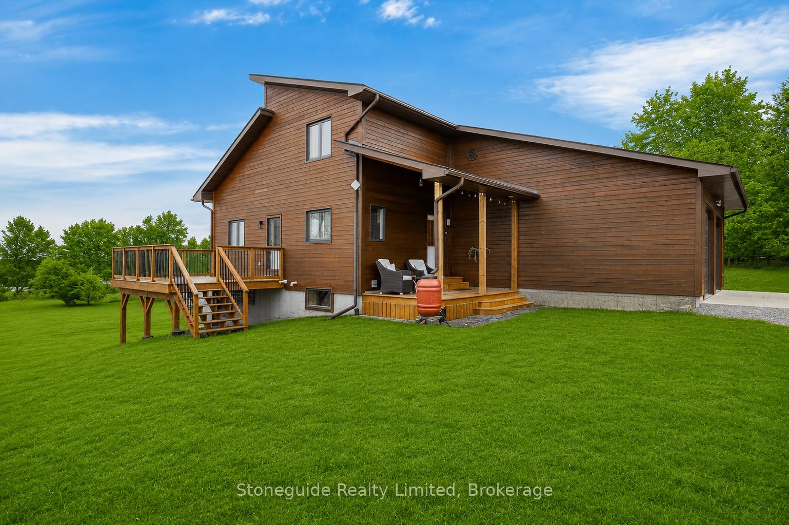 2509 12th Line Property Photo 3