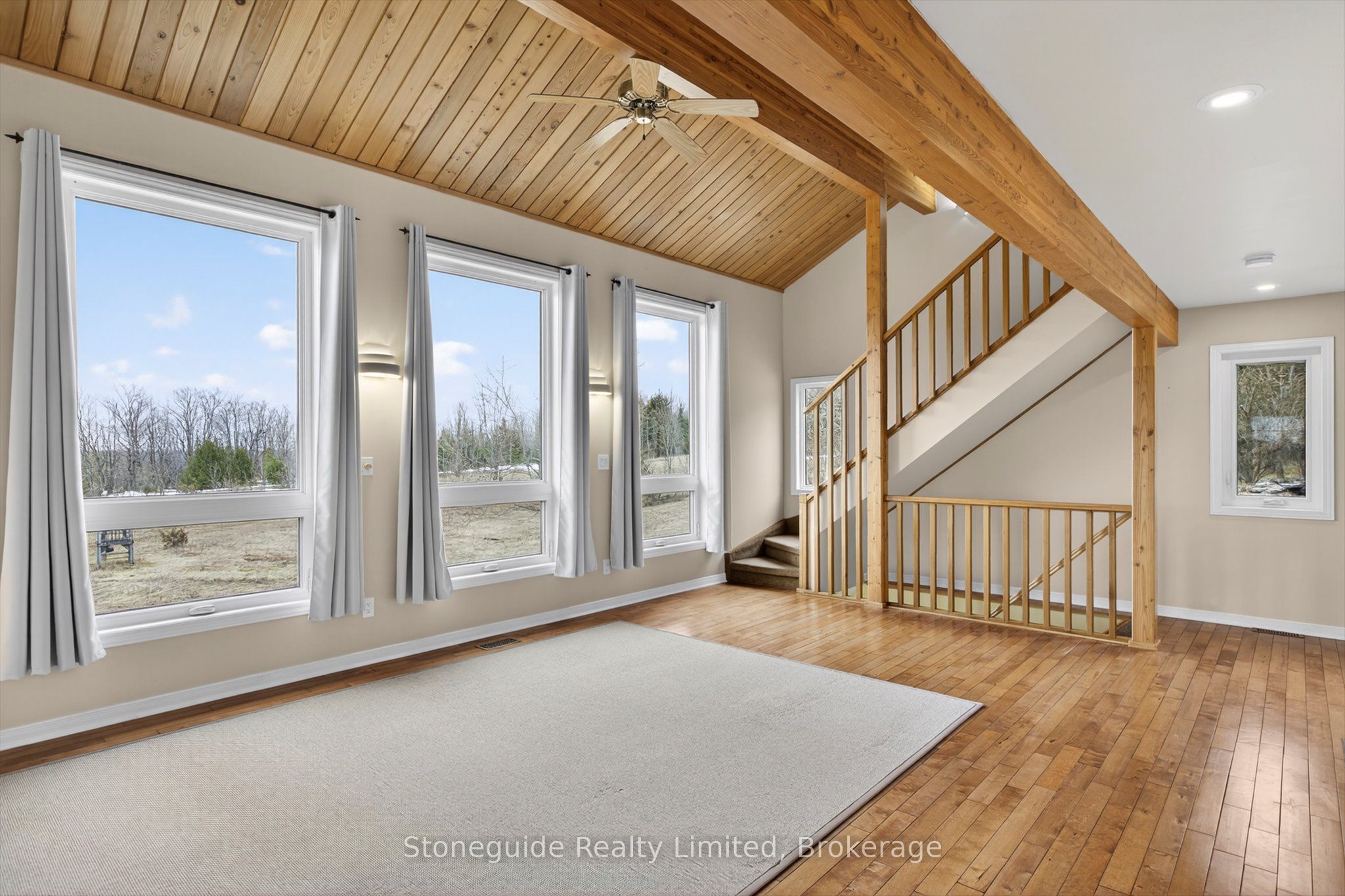 2509 12th Line Property Photo 11
