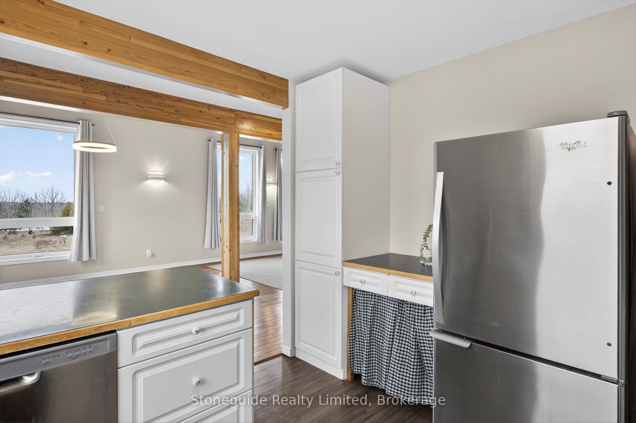 2509 12th Line Property Photo 18