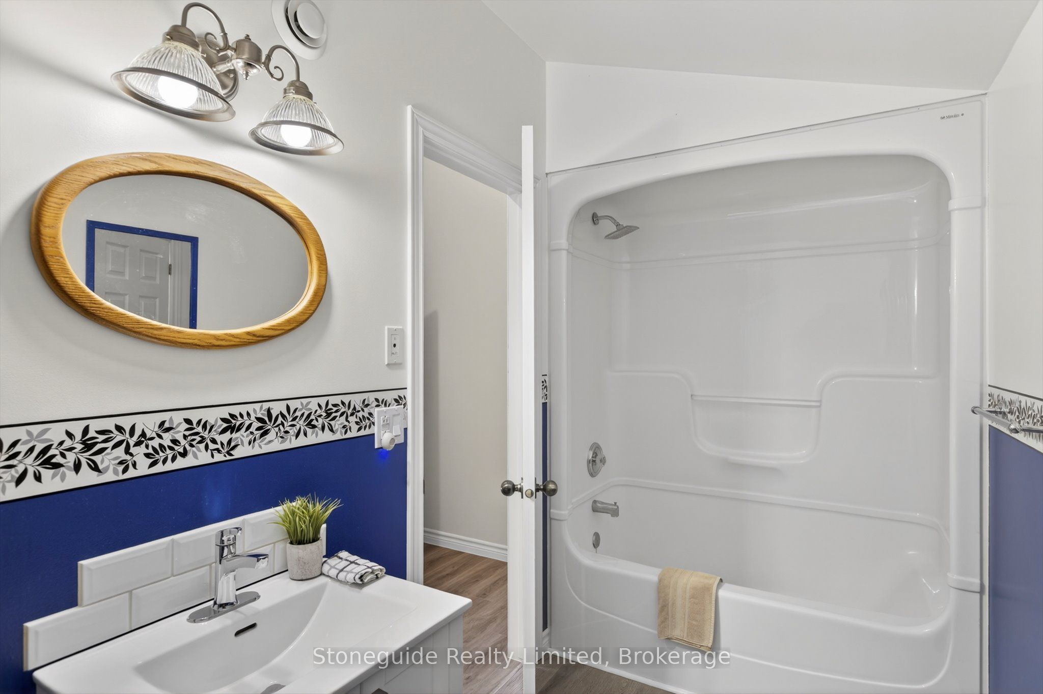 2509 12th Line Property Photo 26
