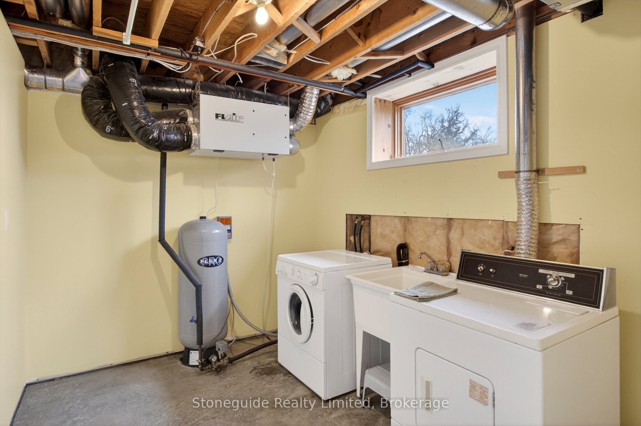 2509 12th Line Property Photo 34