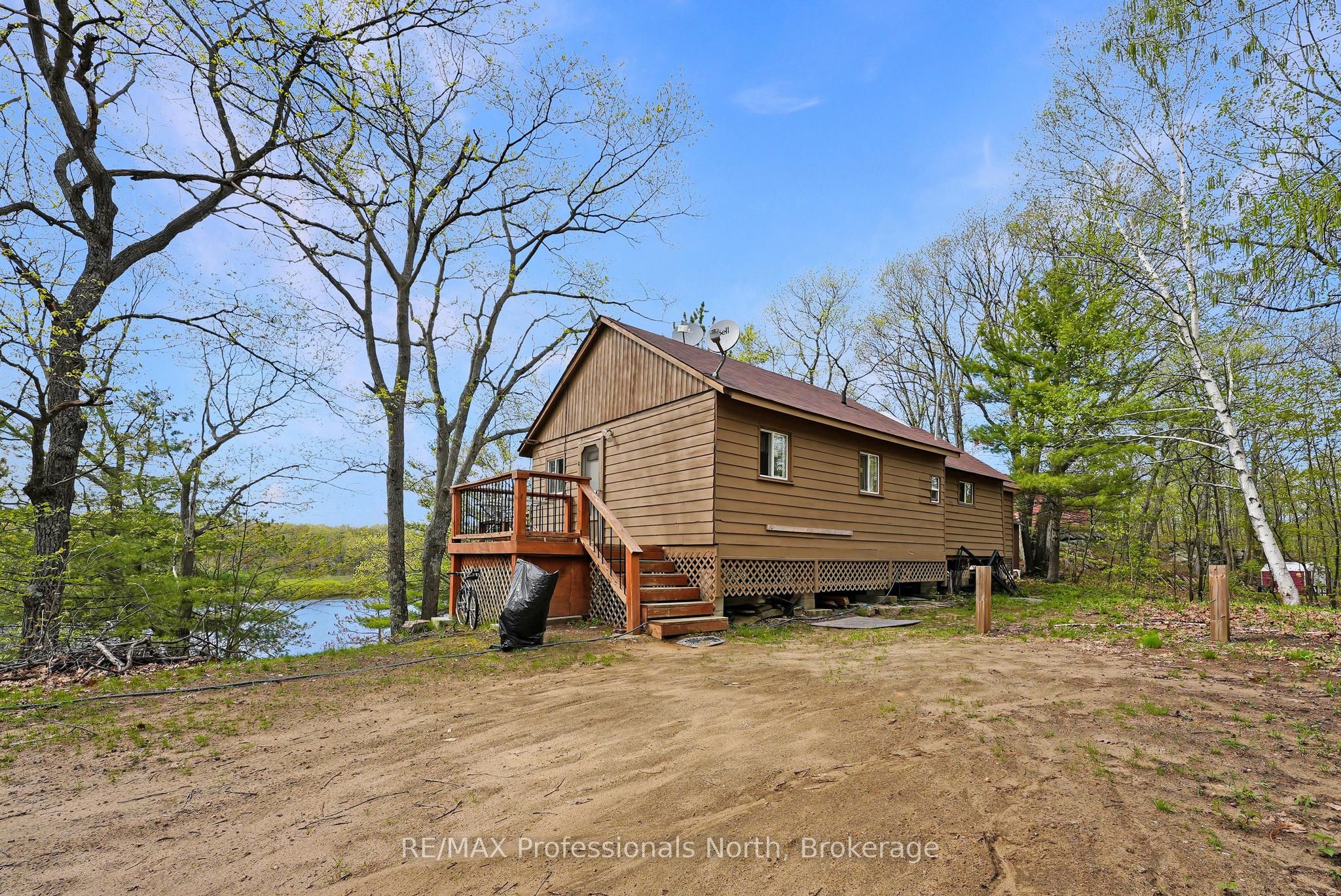 1012 Iroquois Lane Property Photo 1