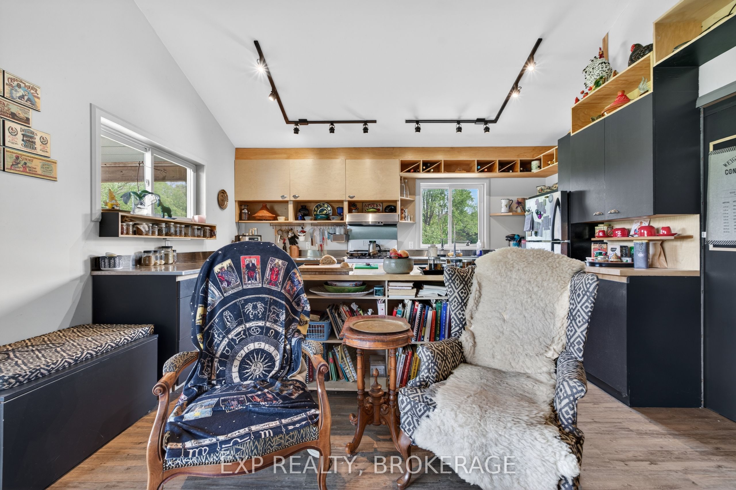 936 Sheffield Lane Property Photo 7