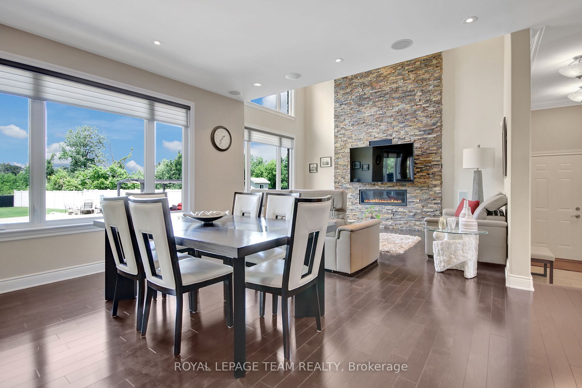 1419 Balmoral Drive Property Photo 11
