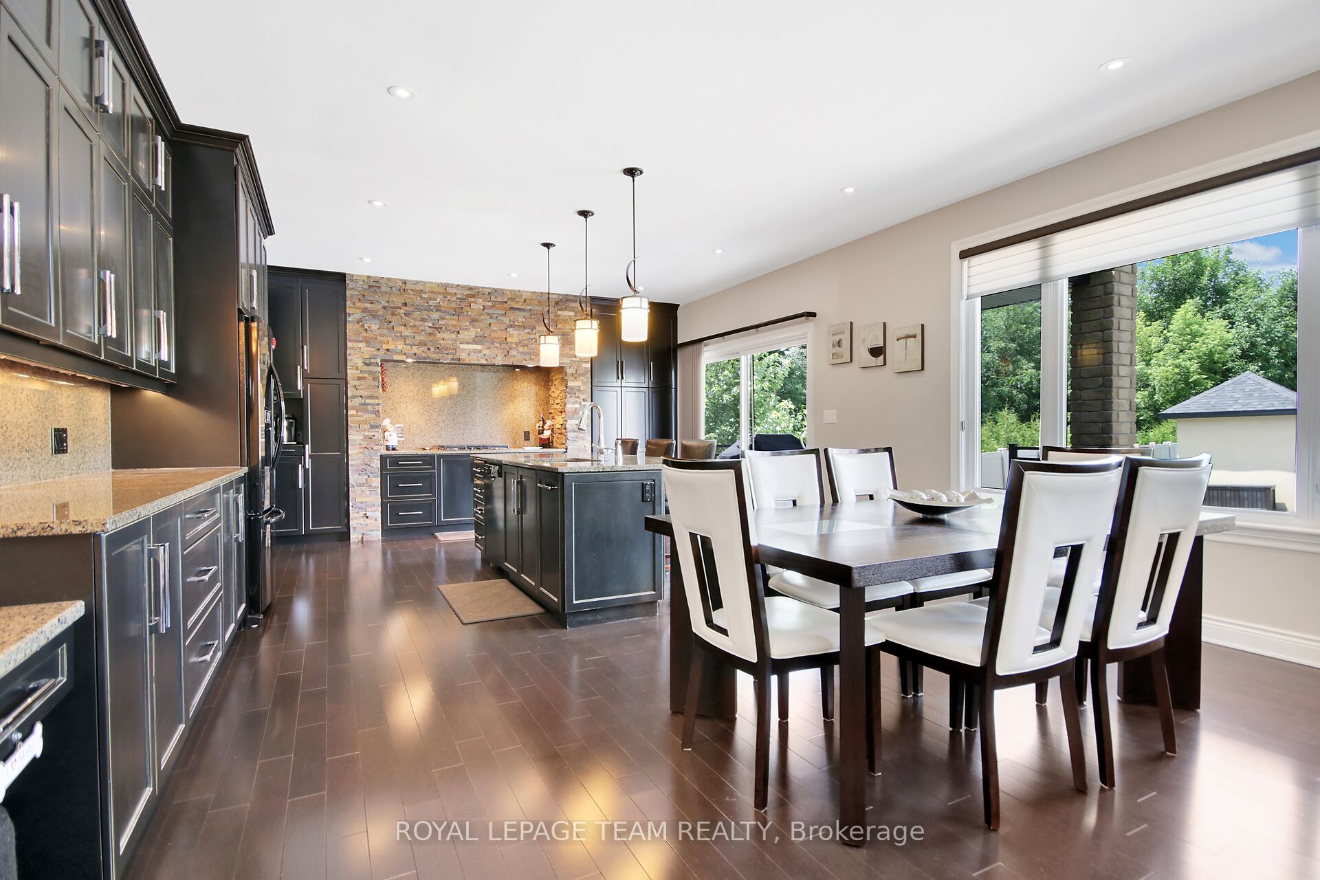 1419 Balmoral Drive Property Photo 16