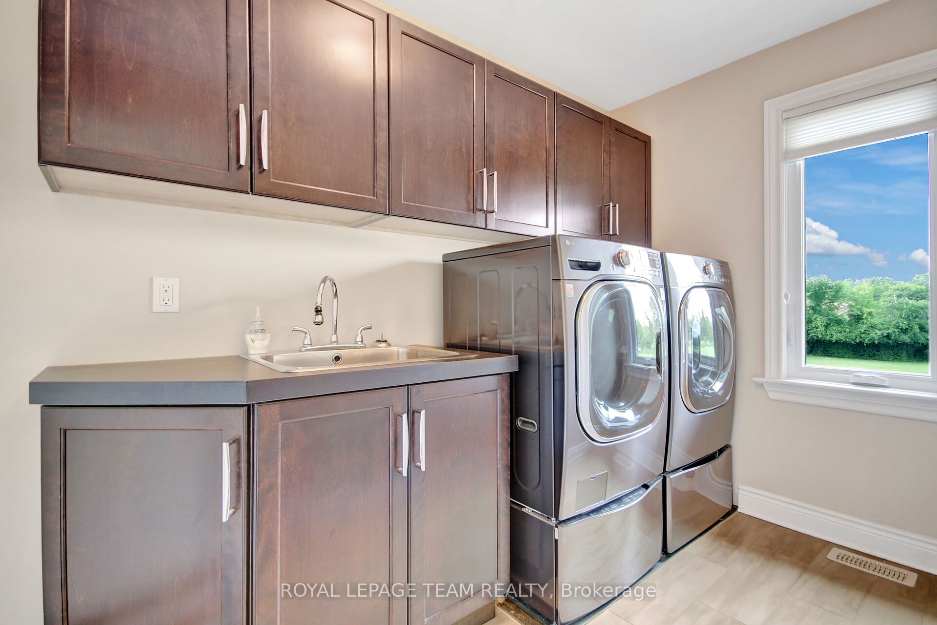 1419 Balmoral Drive Property Photo 42