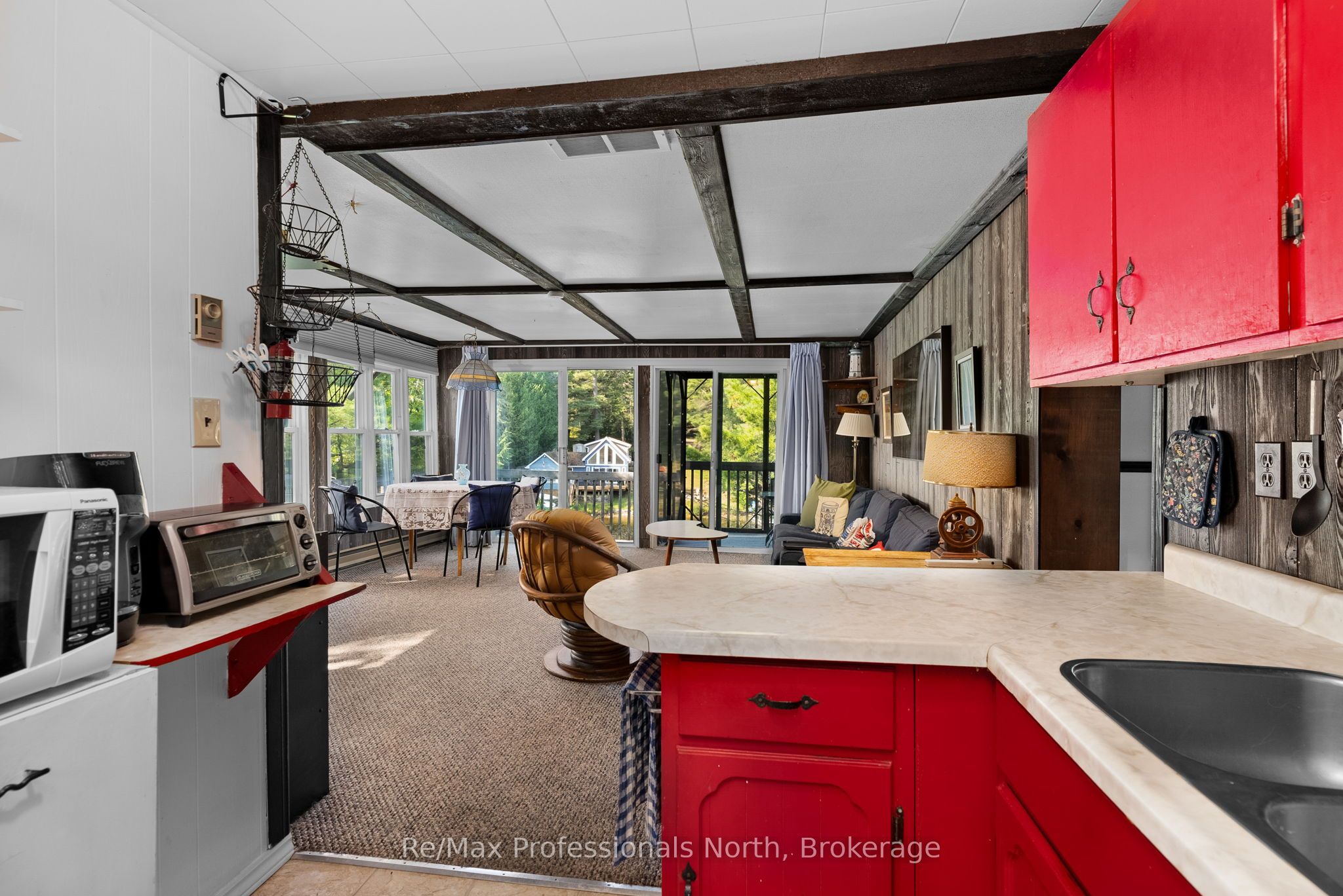 1118 Tomingas Road Property Photo 10