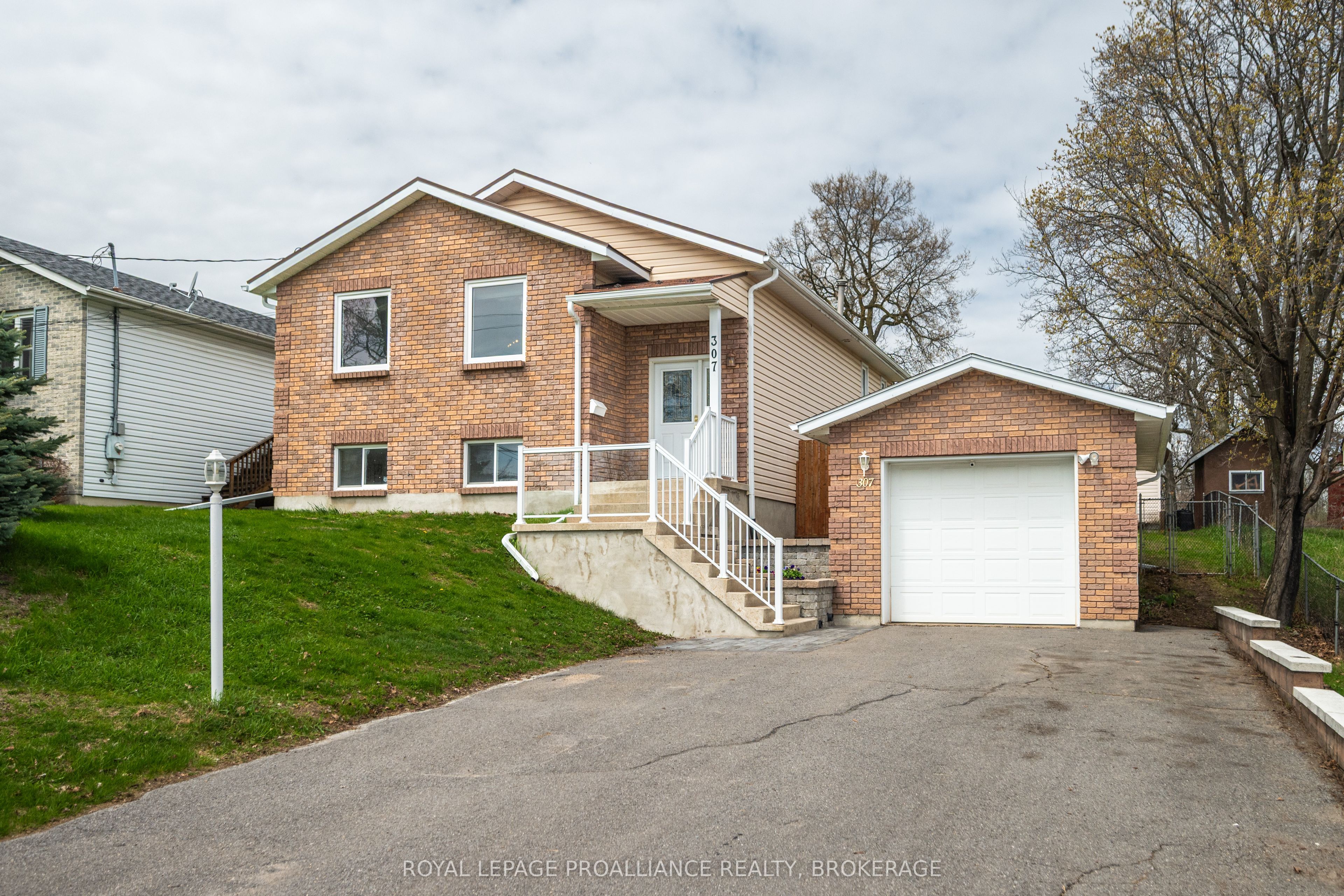307 Amherst Drive Property Photo 1